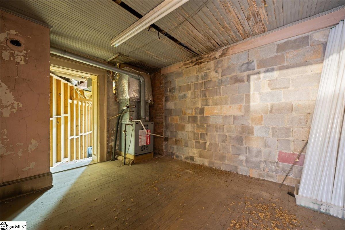 439 Ne Main Street Property Photo 20