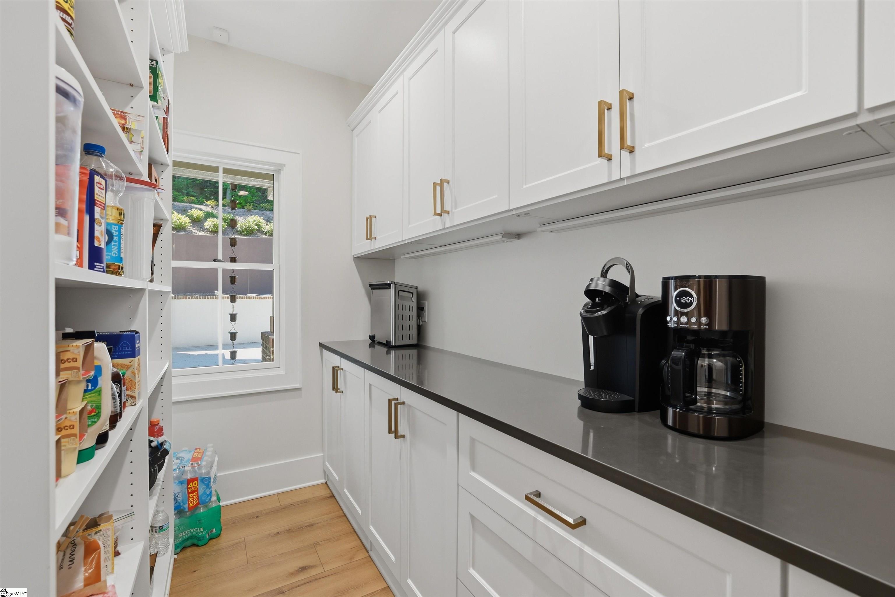 305 Harbor Drive Property Photo 13