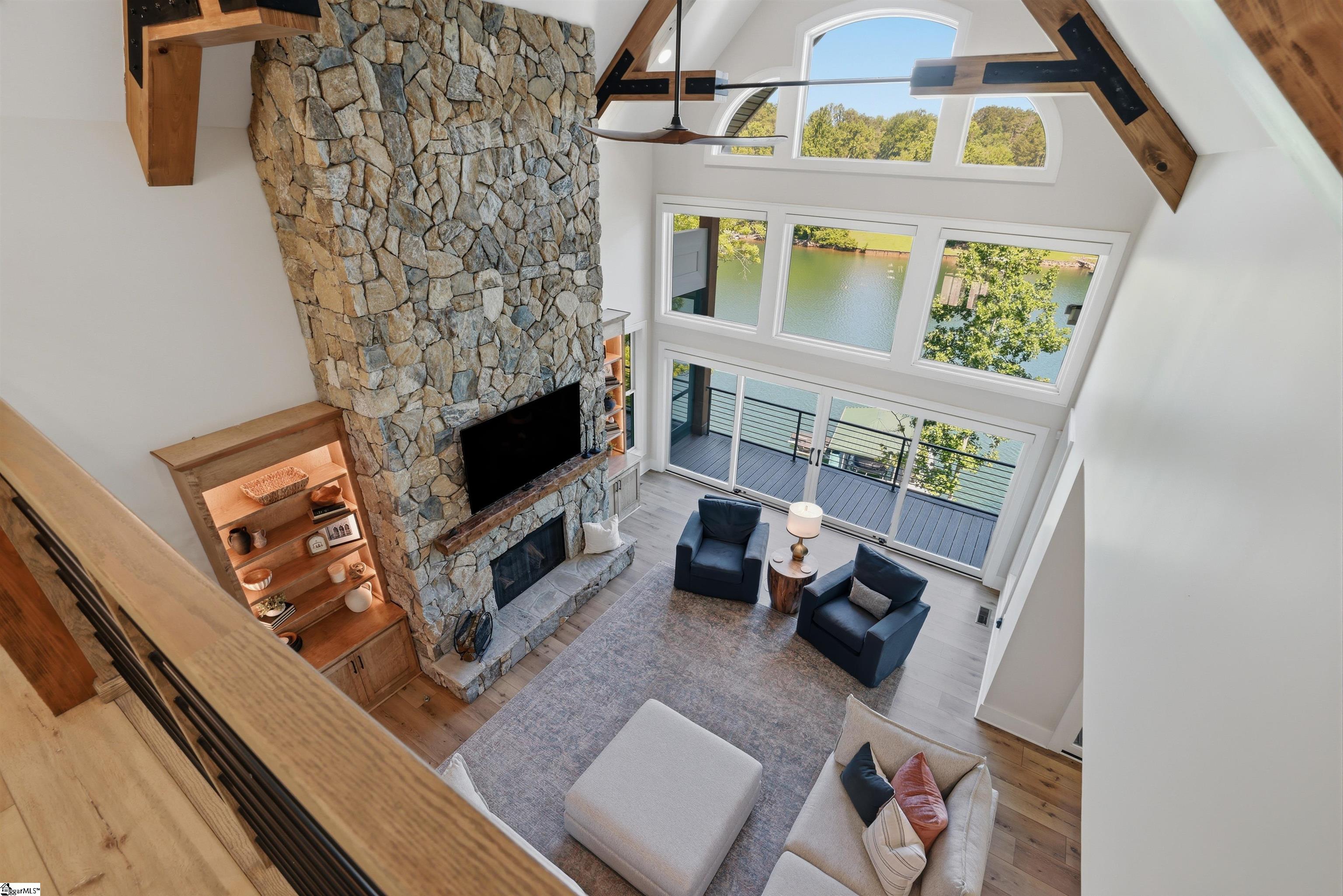 305 Harbor Drive Property Photo 16