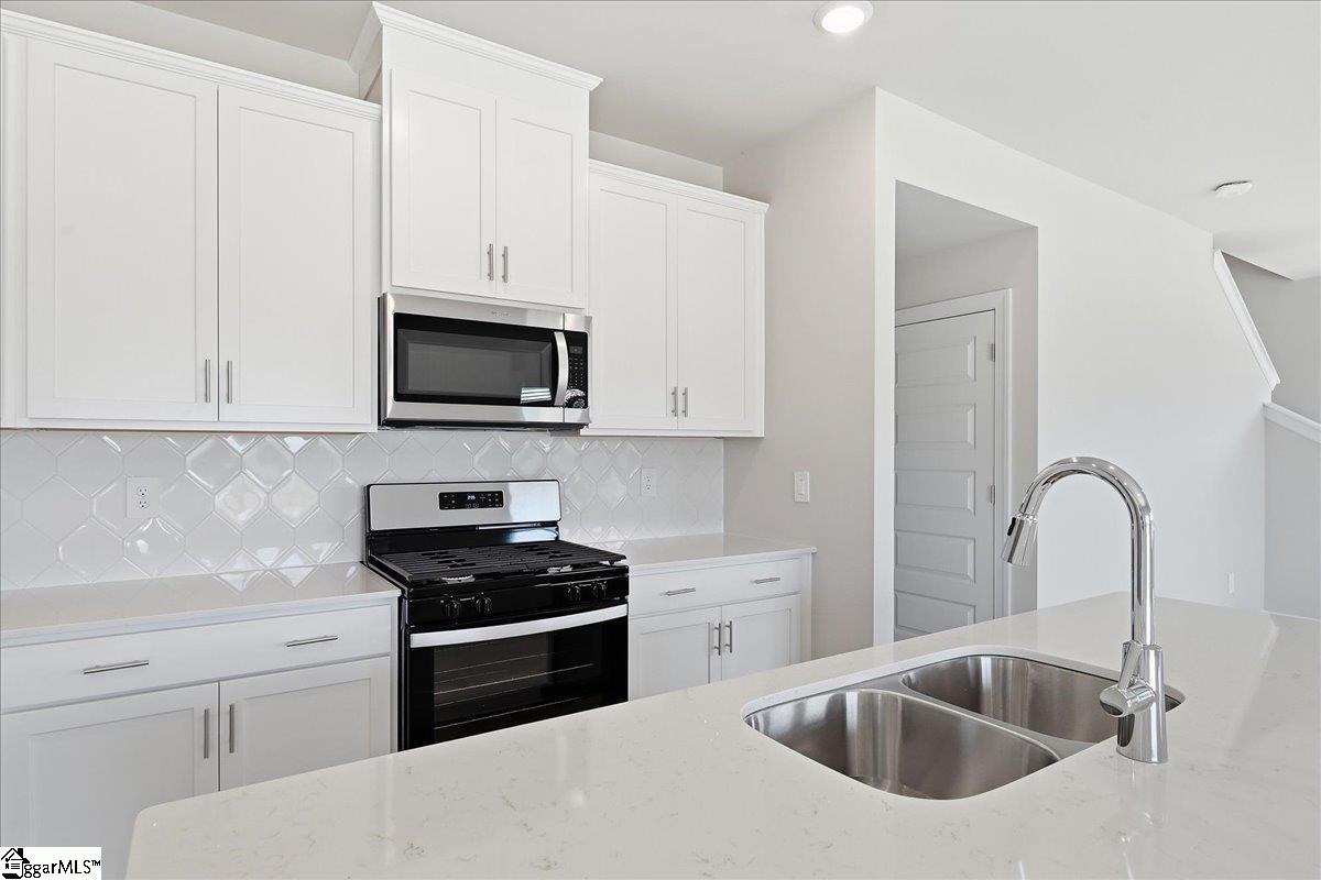 200 Moretz Place Property Photo 11