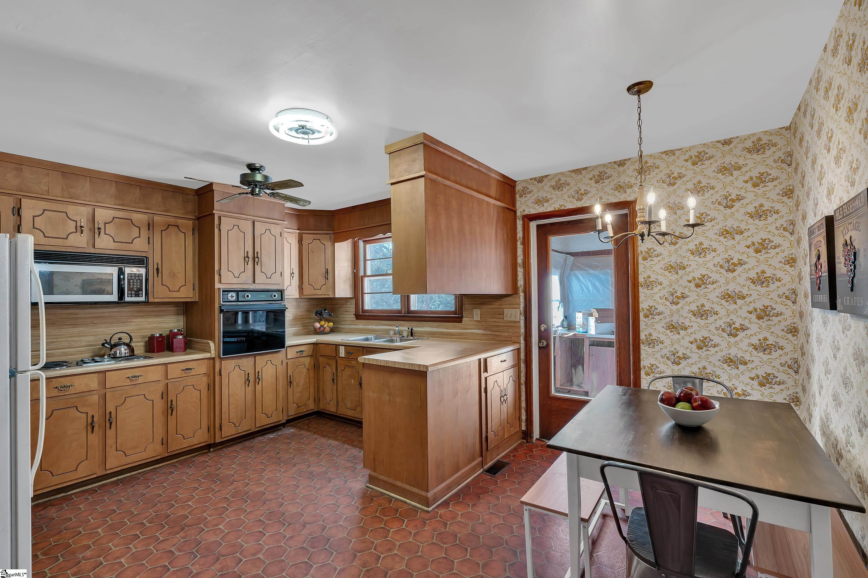 100 Culbreath Heights Drive Property Photo 11