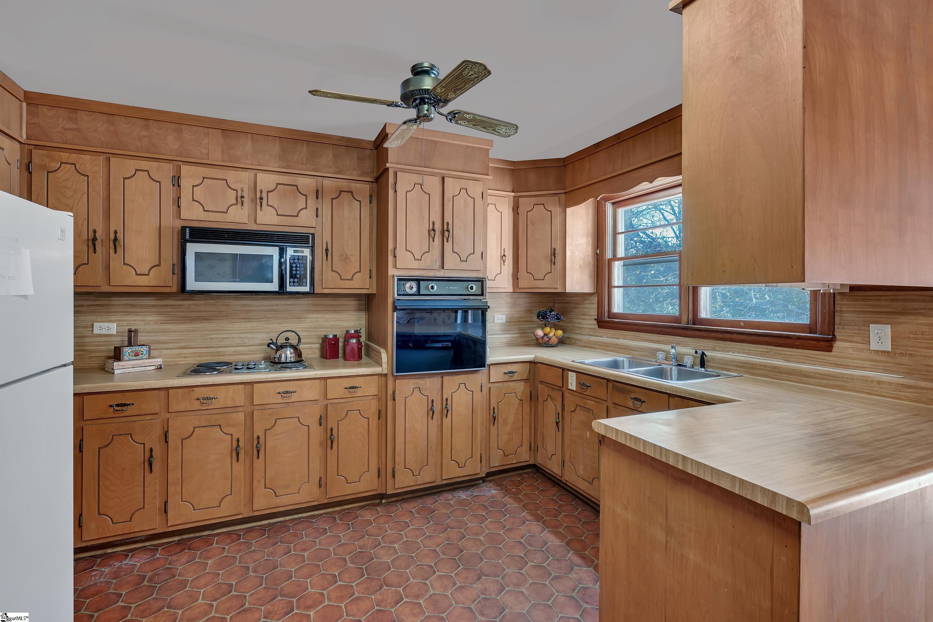 100 Culbreath Heights Drive Property Photo 12