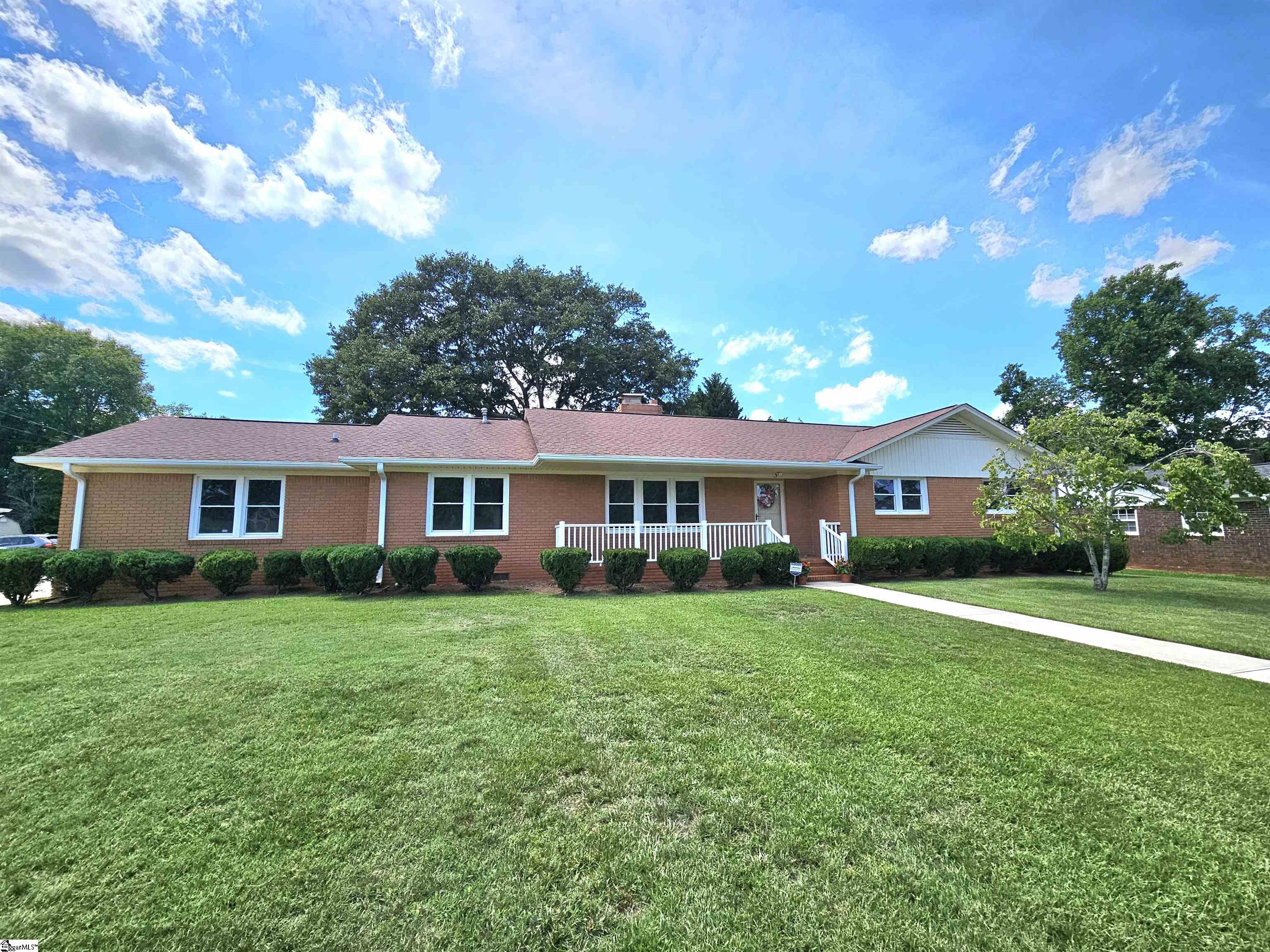 233 Balfer Drive Property Photo 1