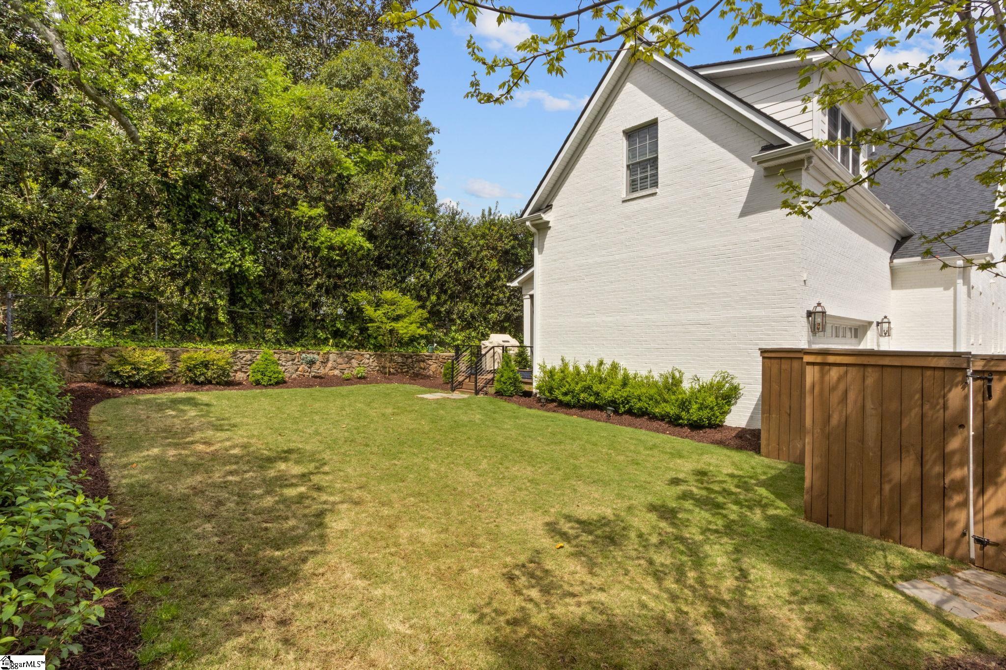 110 Newman Street Property Photo 3