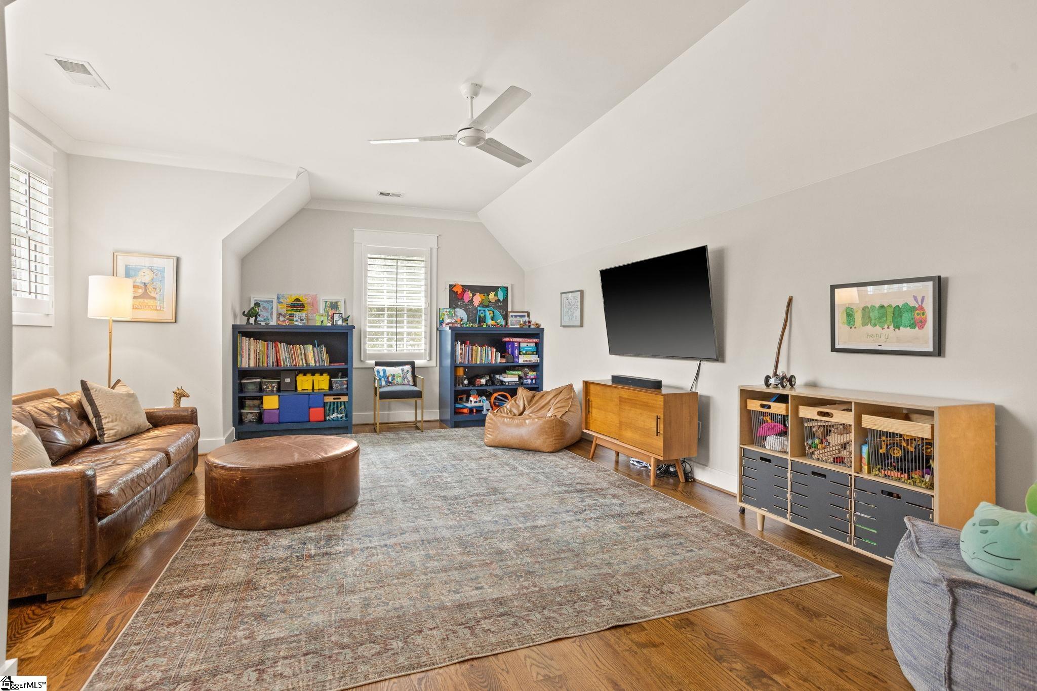 110 Newman Street Property Photo 42