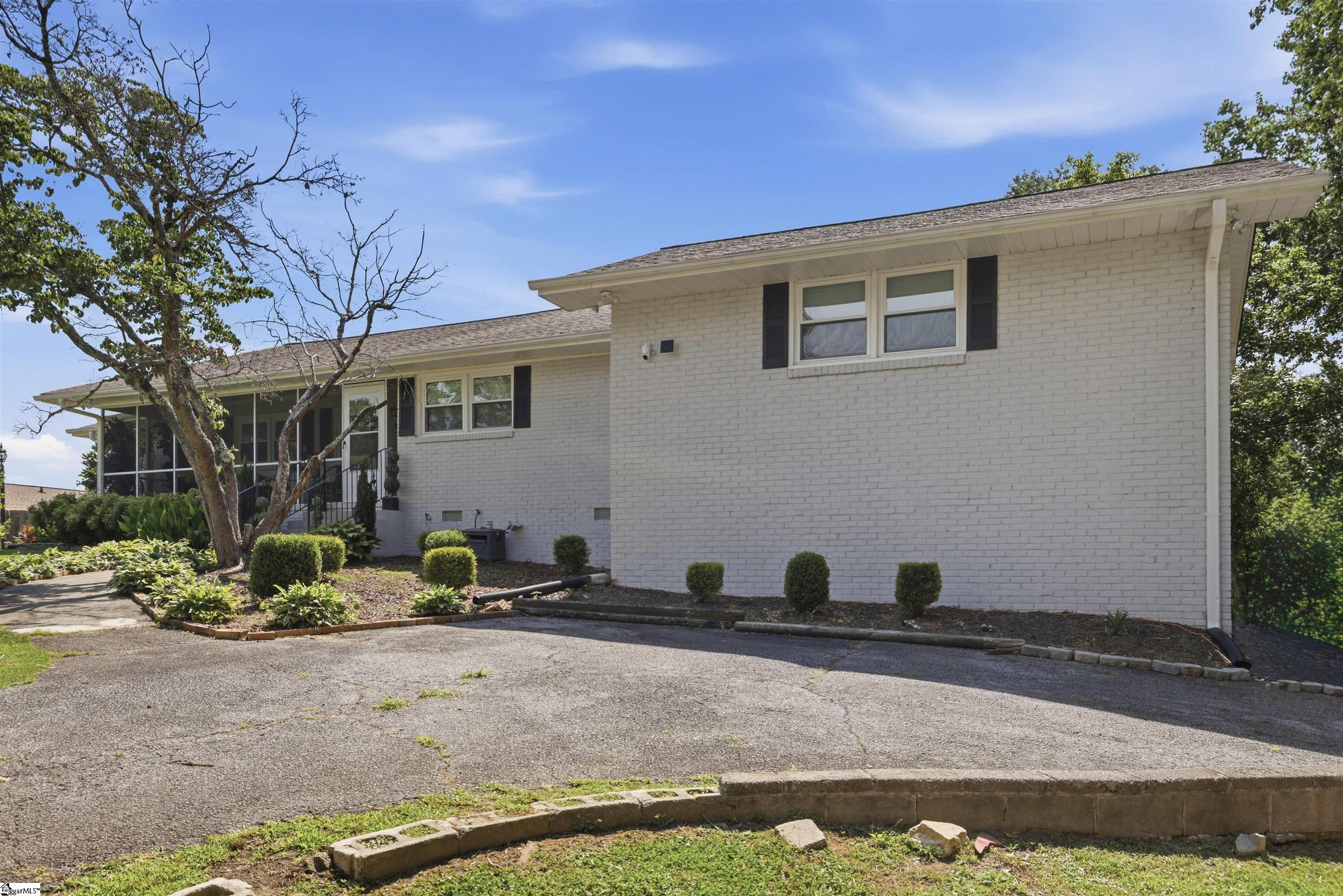 196 Raines Road Property Photo 3