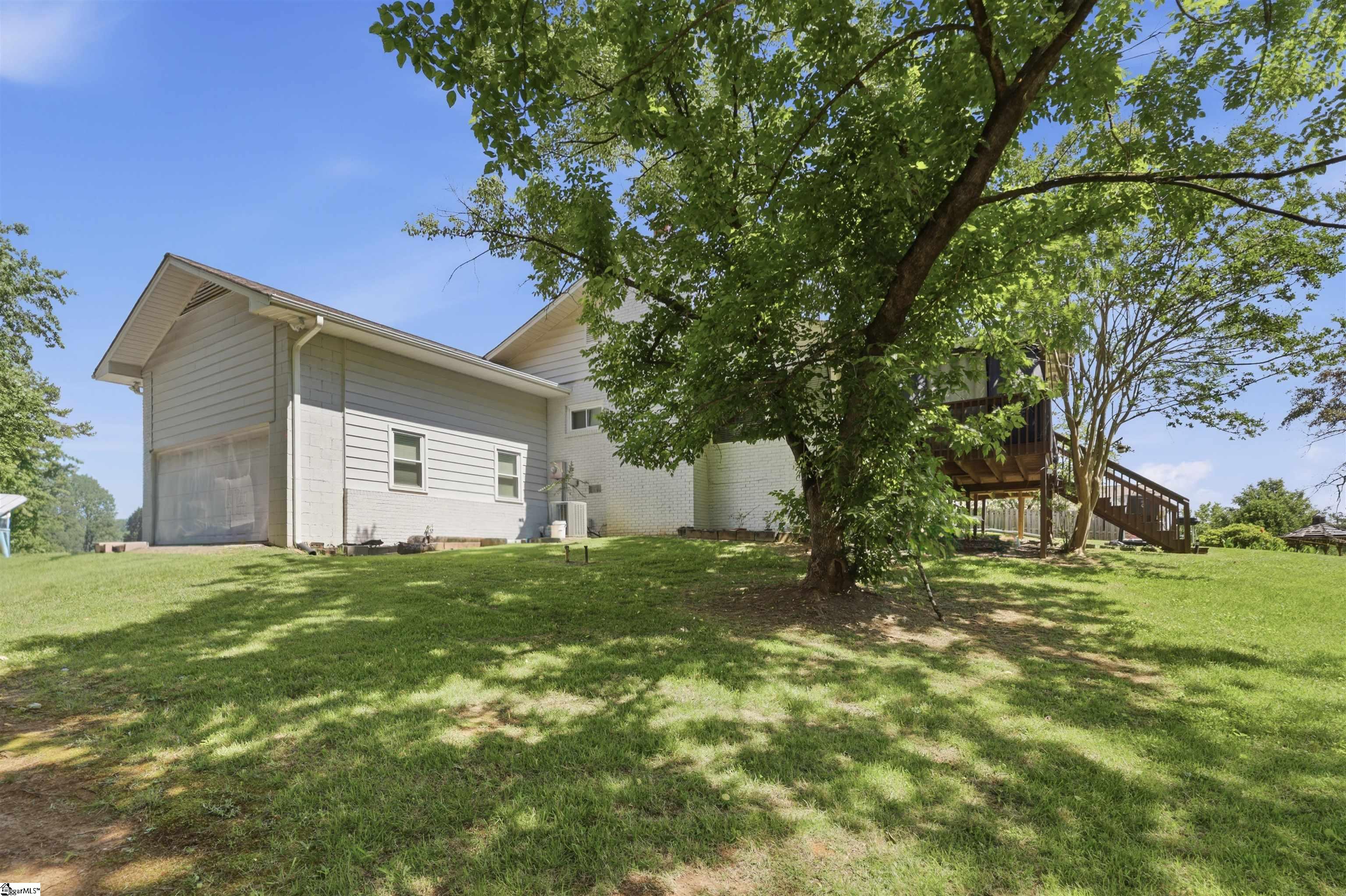 196 Raines Road Property Photo 8