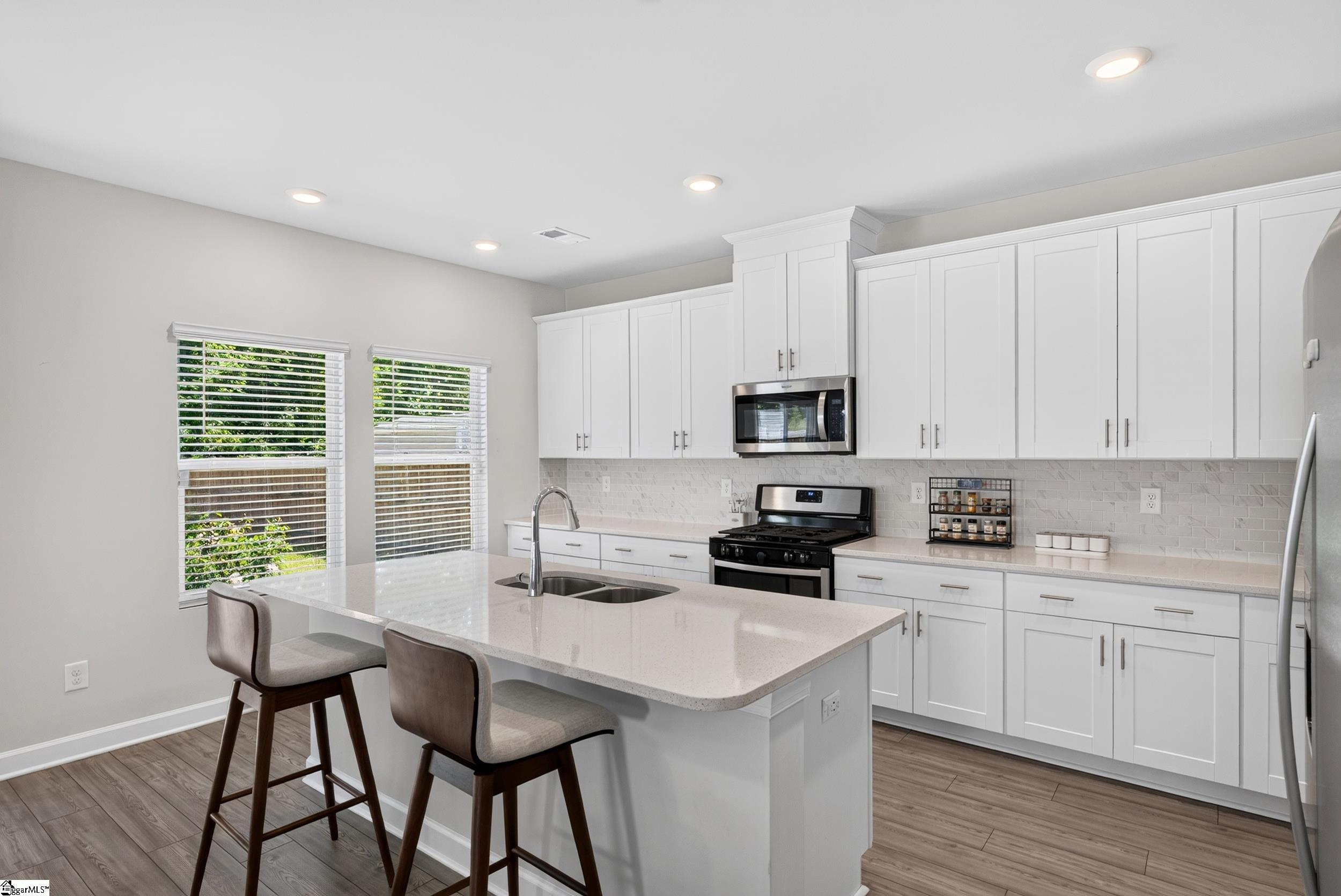 117 Mainsail Way Property Photo 7