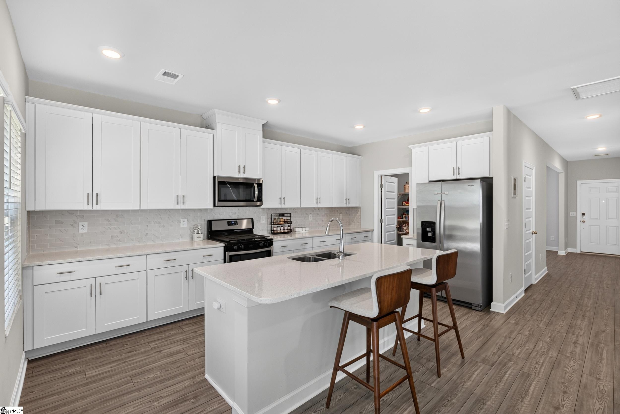 117 Mainsail Way Property Photo 8