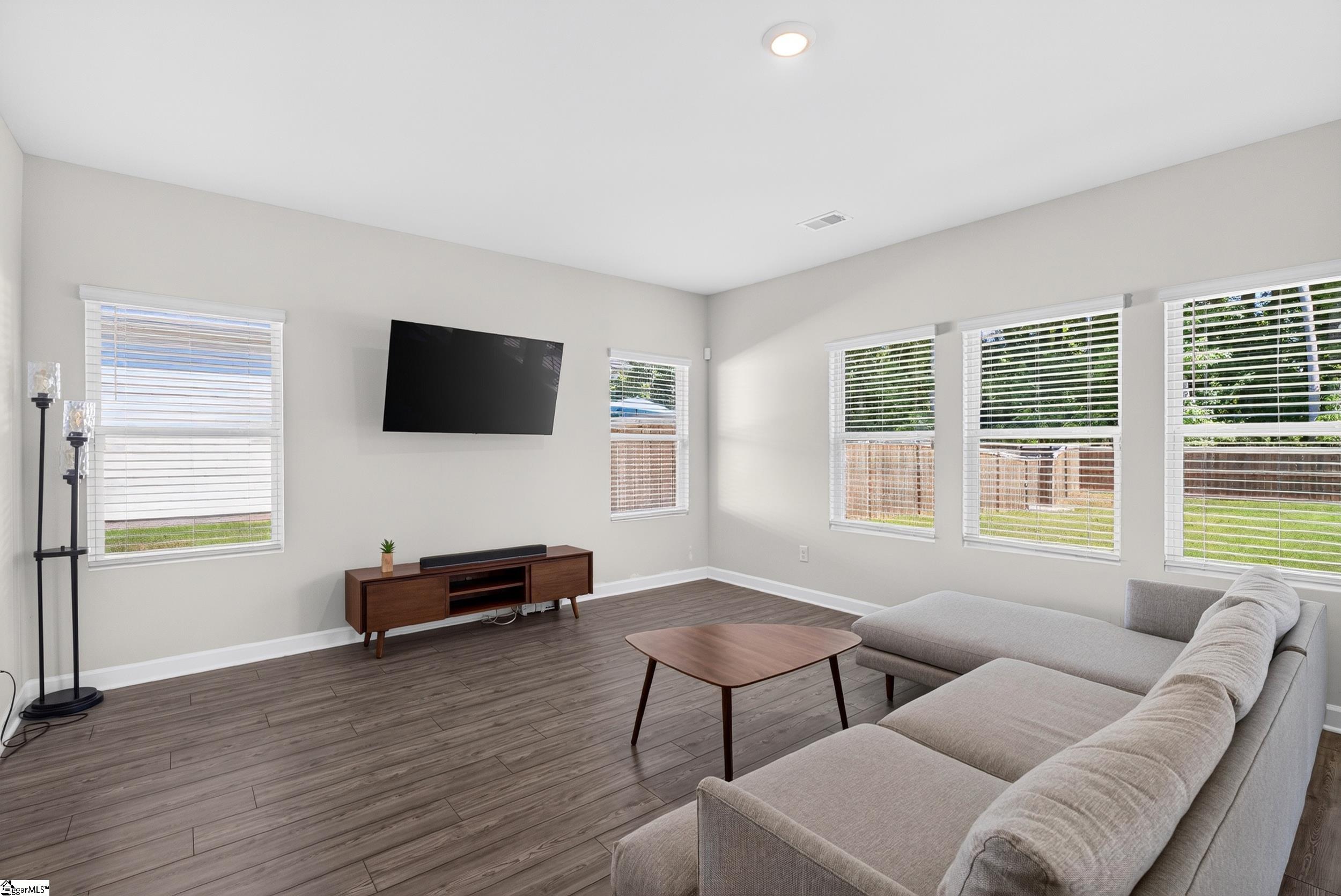 117 Mainsail Way Property Photo 11