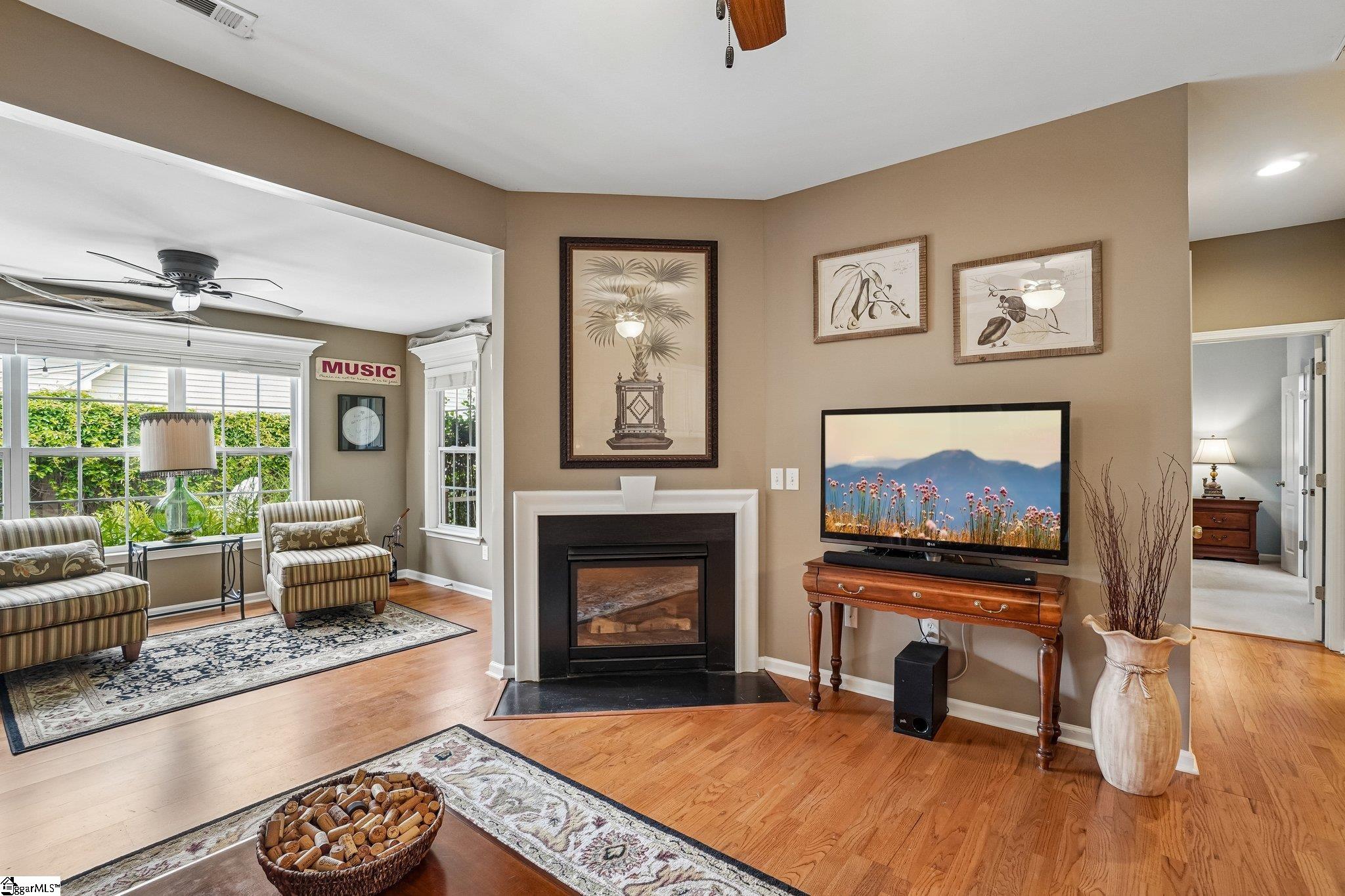 326 Crandall Way Property Photo 7