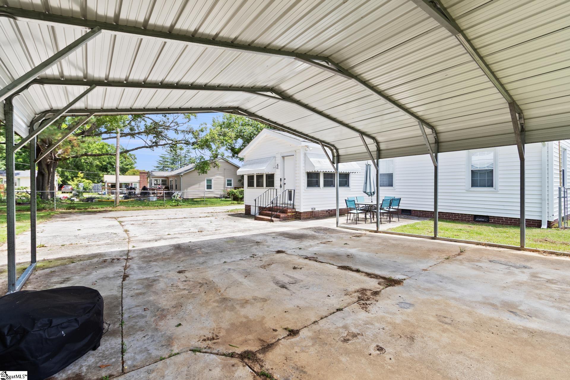 711 N Adair Street Property Photo 37
