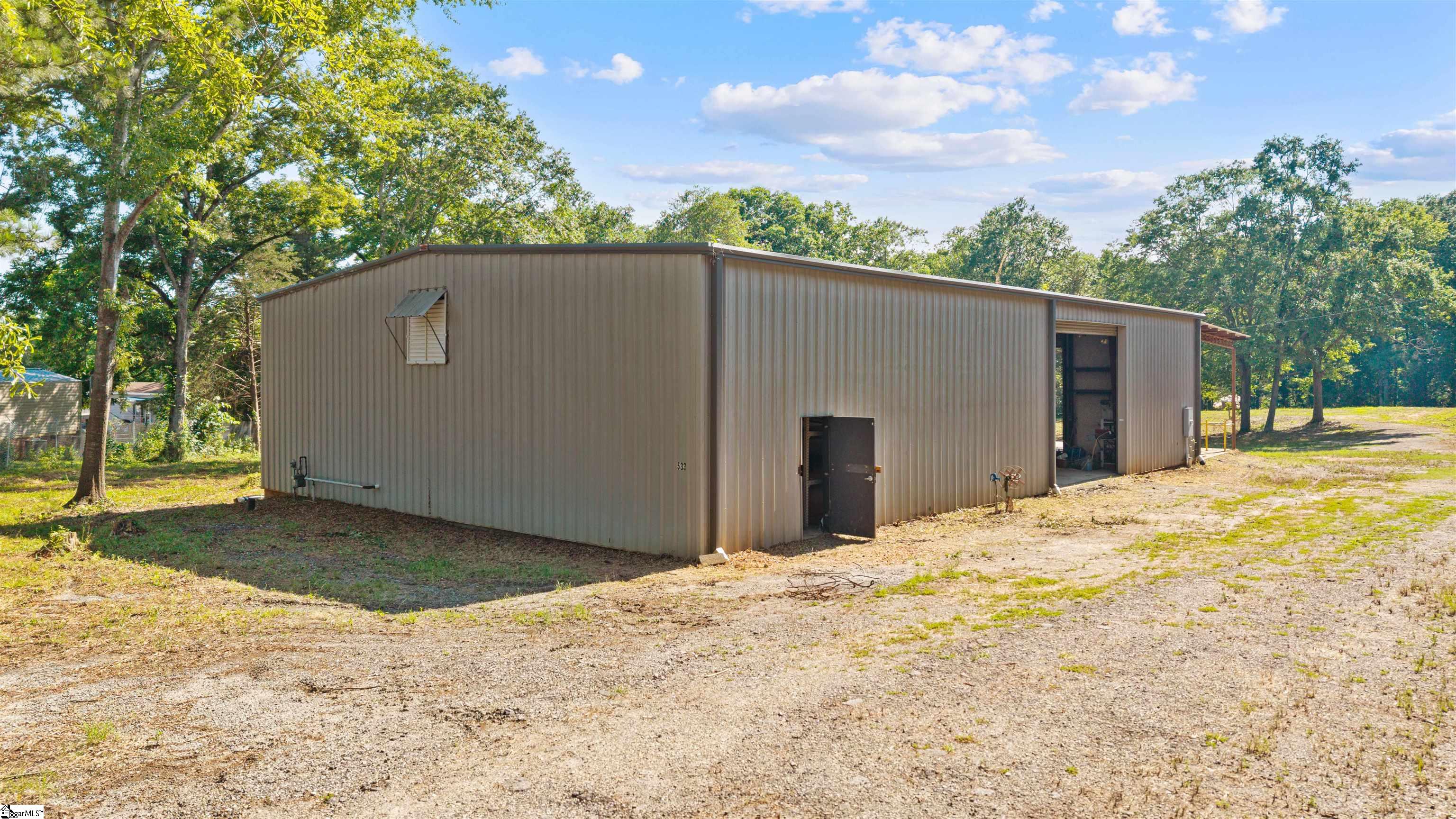 533 Crest Drive Property Photo 1