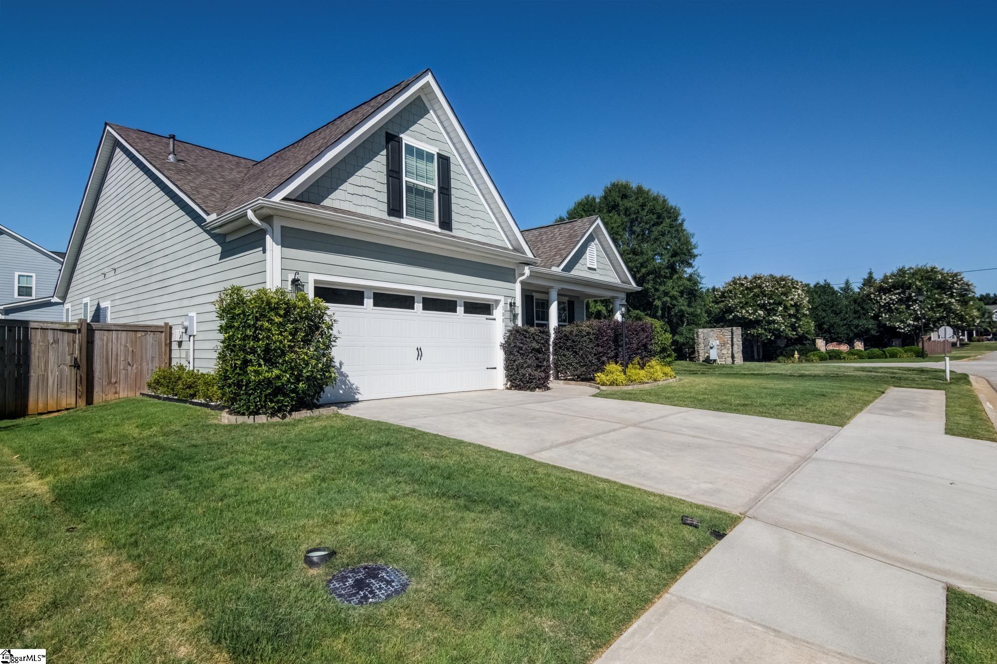 100 Daystrom Drive Property Photo 6