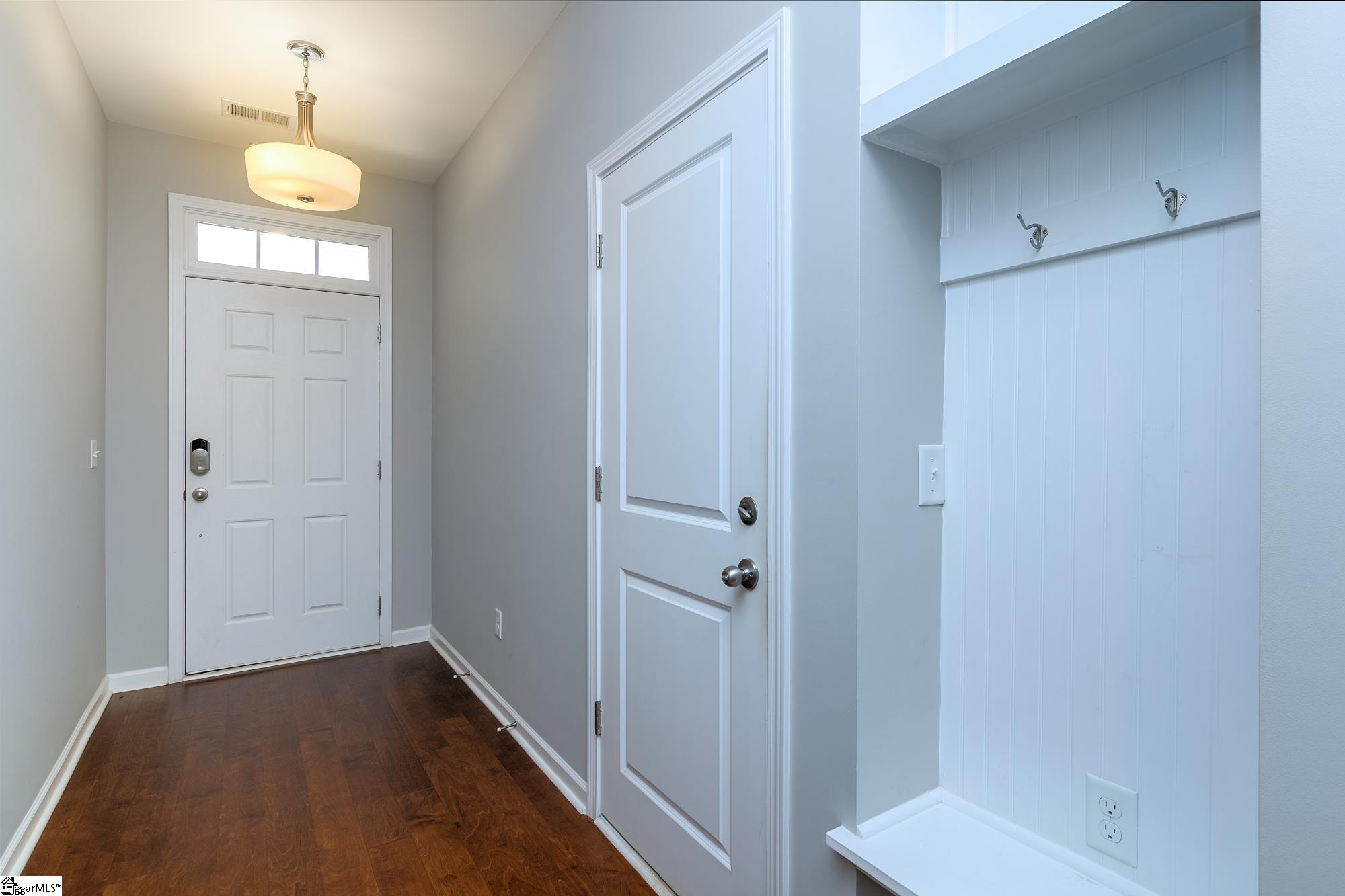 100 Daystrom Drive Property Photo 12