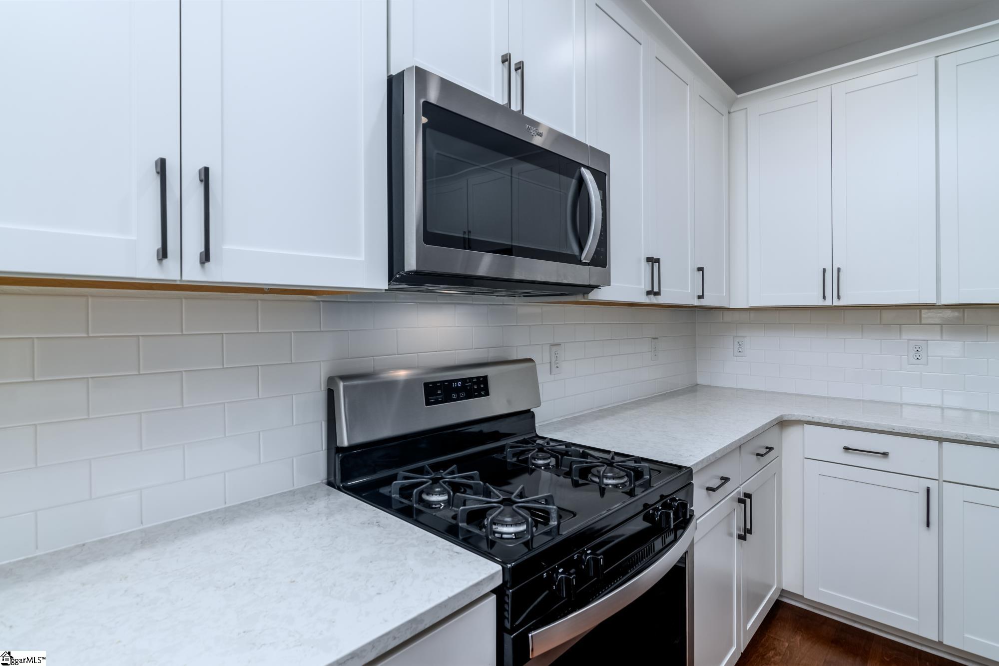 100 Daystrom Drive Property Photo 33