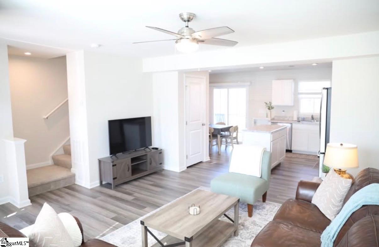 105 Forthside Way Property Photo 3