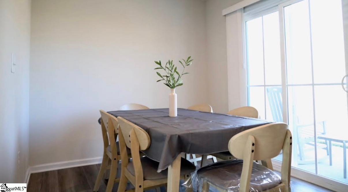 105 Forthside Way Property Photo 4