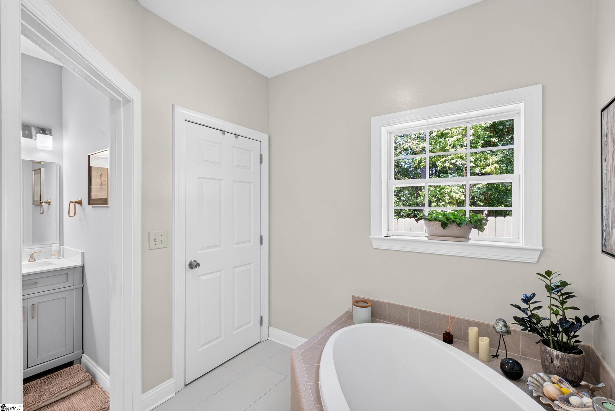 208 Valley Road Property Photo 18
