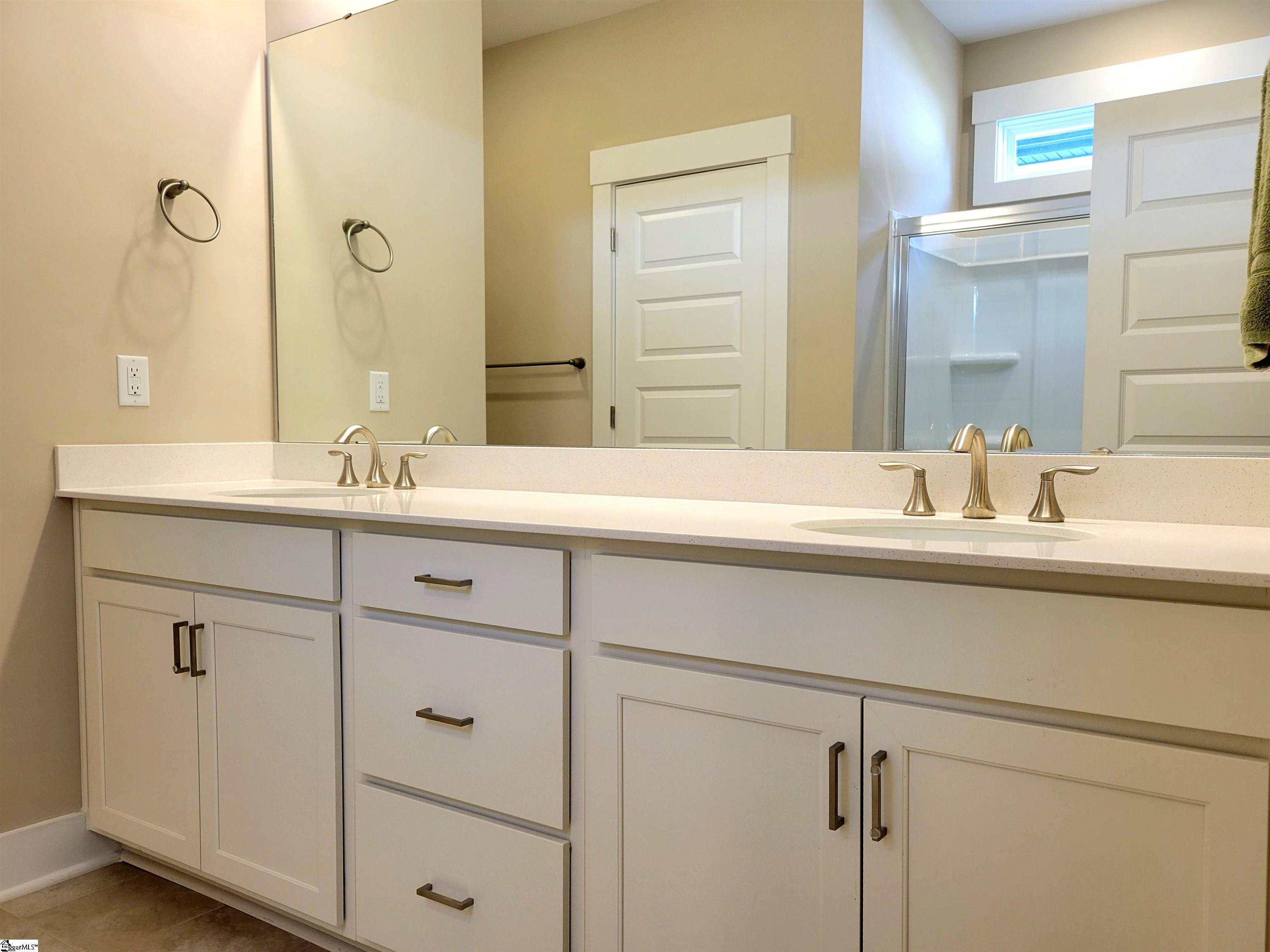 112 Tiger Lily Drive Property Photo 4