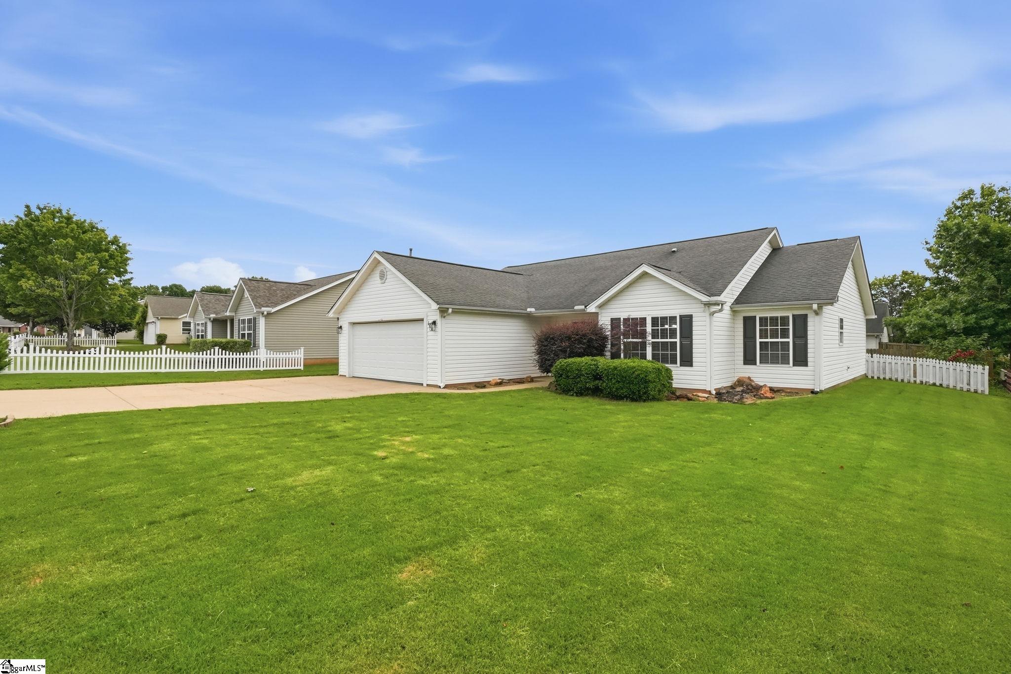 101 Walcott Drive Property Photo 4