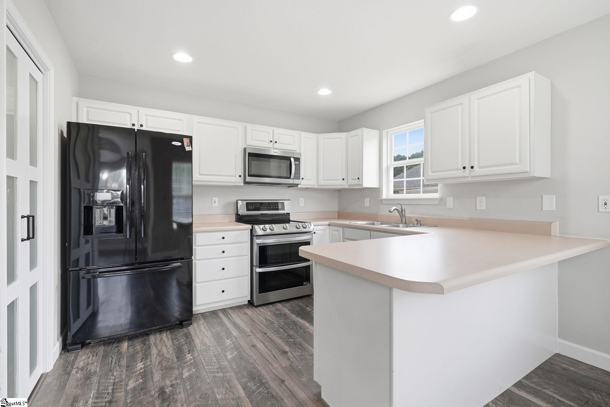 101 Walcott Drive Property Photo 13