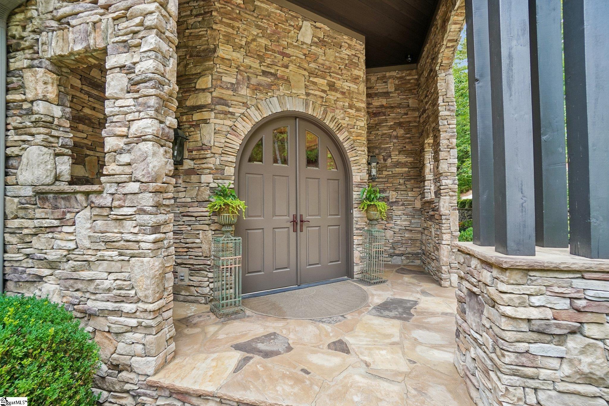 817 Mountain Summit Road Property Photo 3