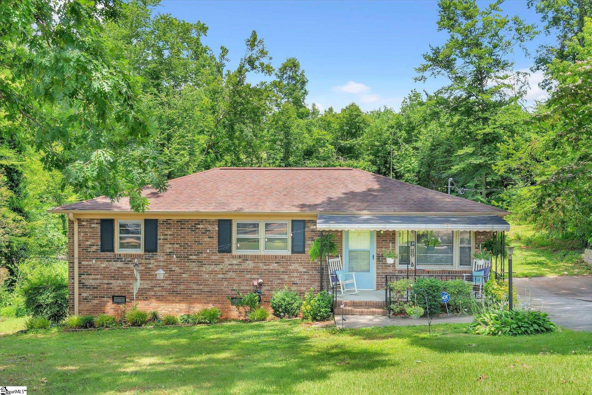 16 Theodore Circle Property Photo 2