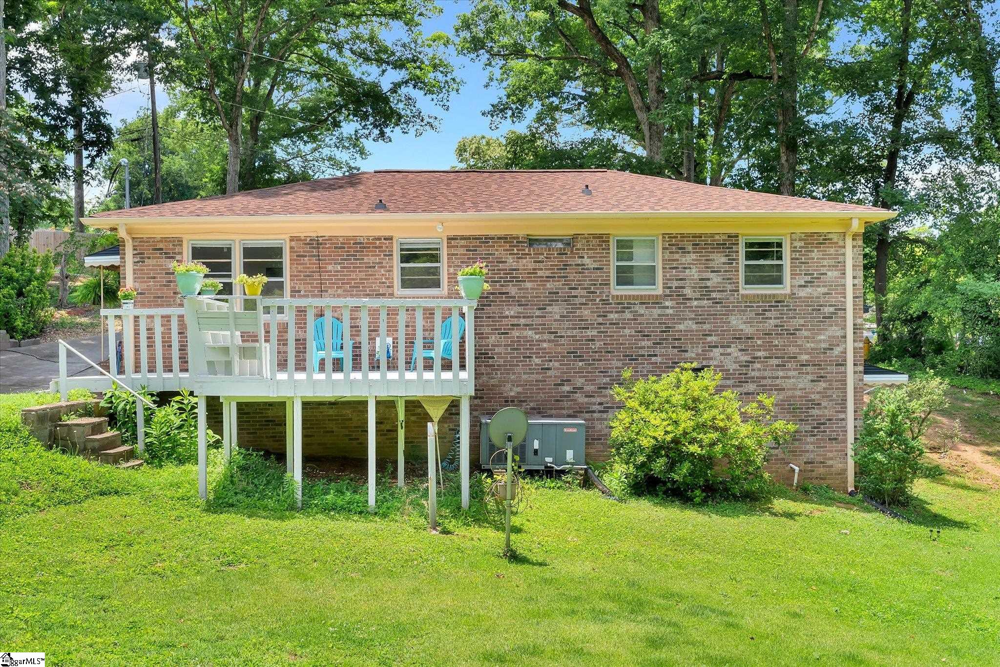 16 Theodore Circle Property Photo 4