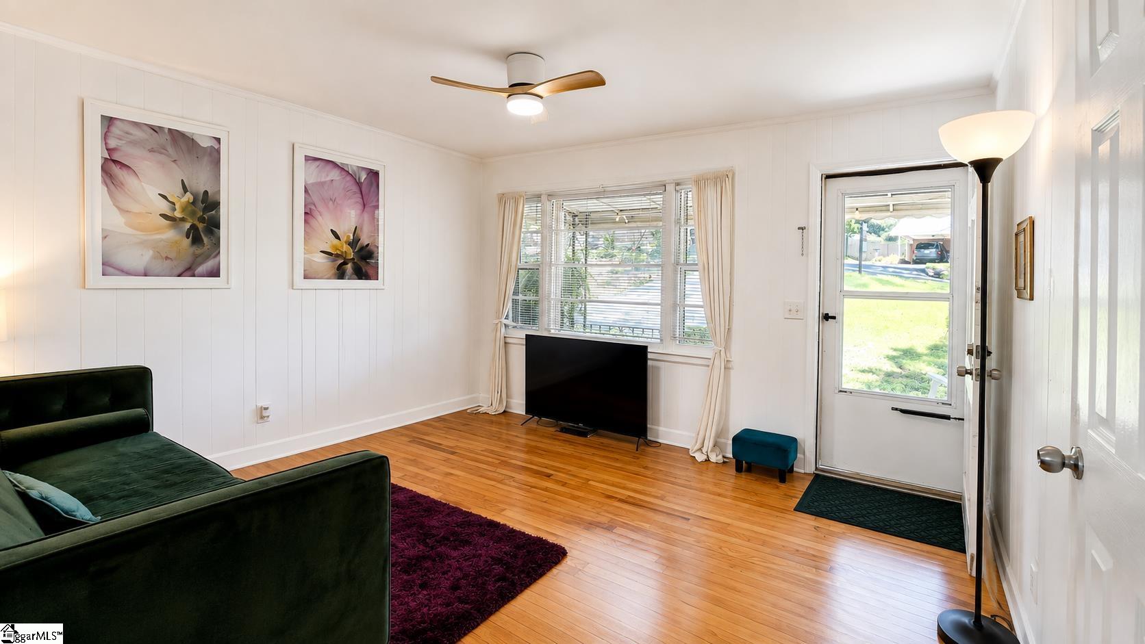 16 Theodore Circle Property Photo 7