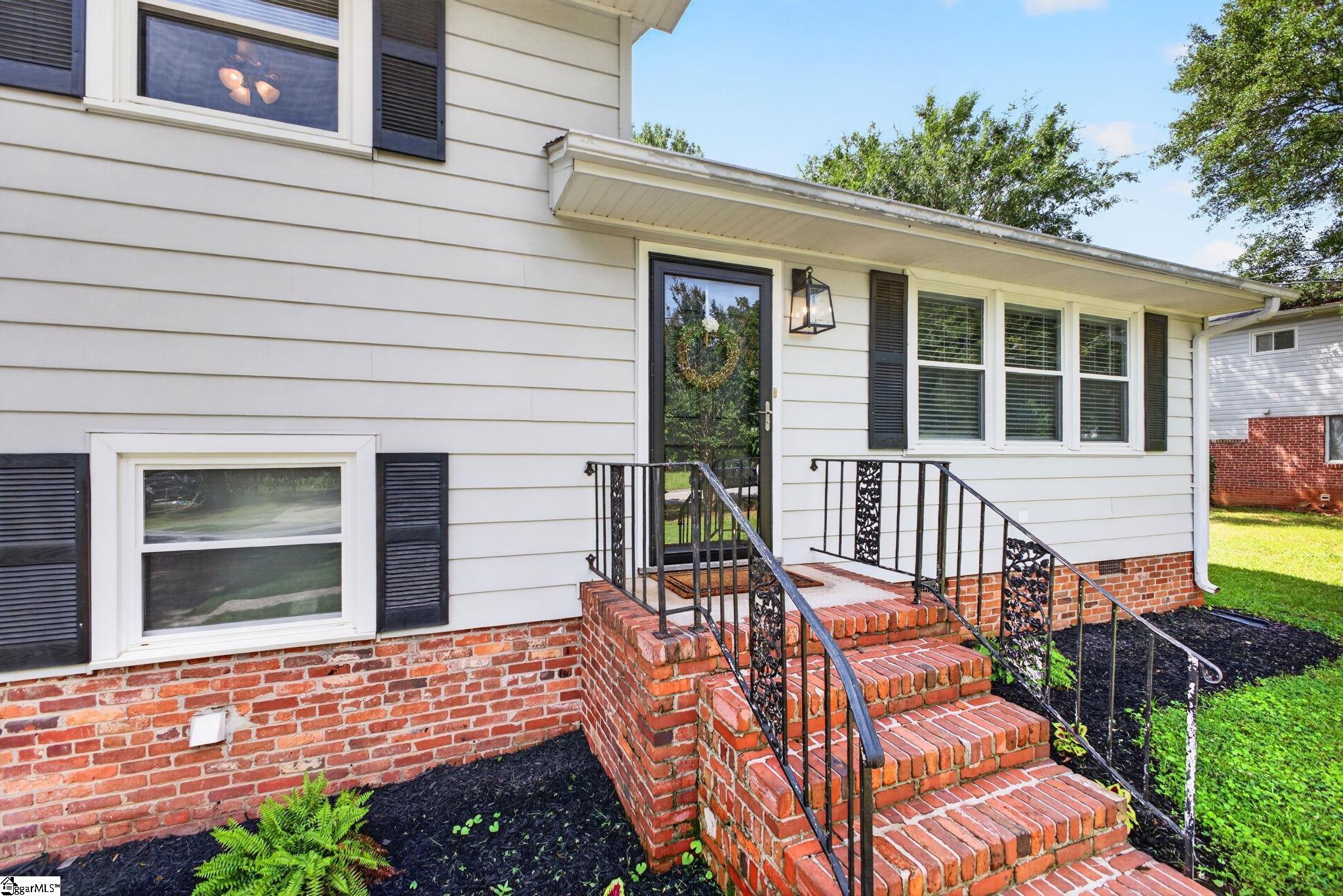 112 E Belvedere Road Property Photo 4