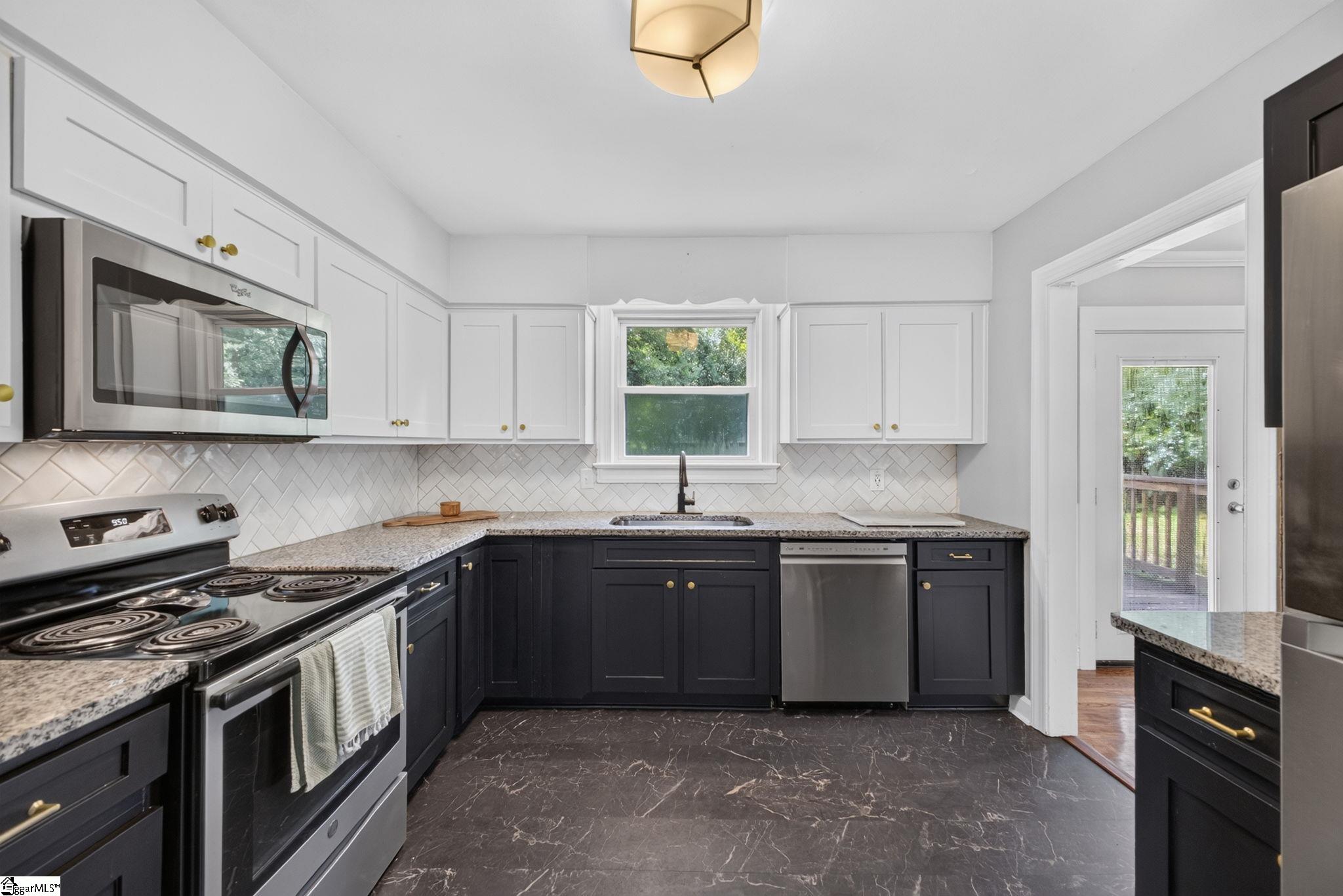 112 E Belvedere Road Property Photo 11