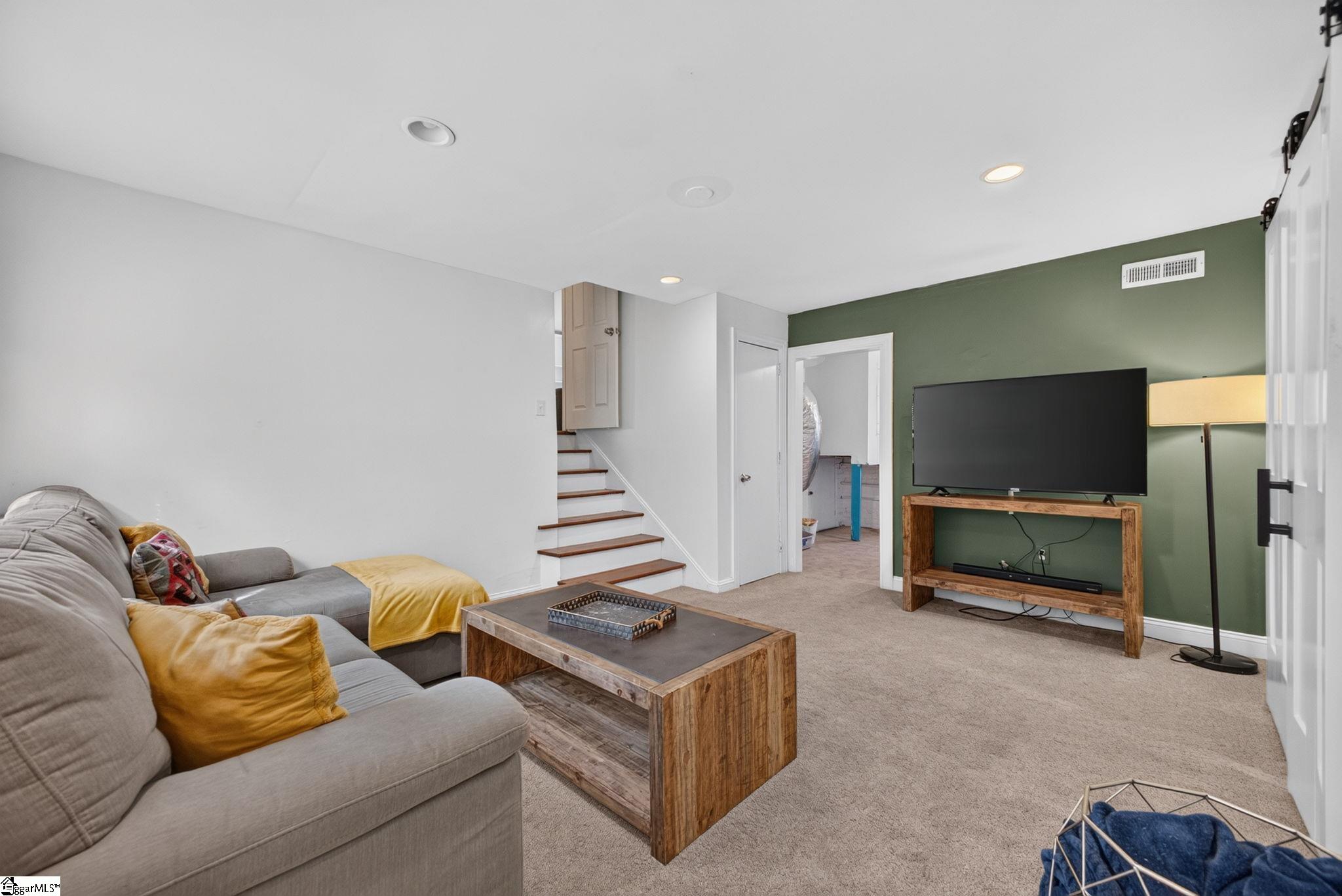 112 E Belvedere Road Property Photo 27