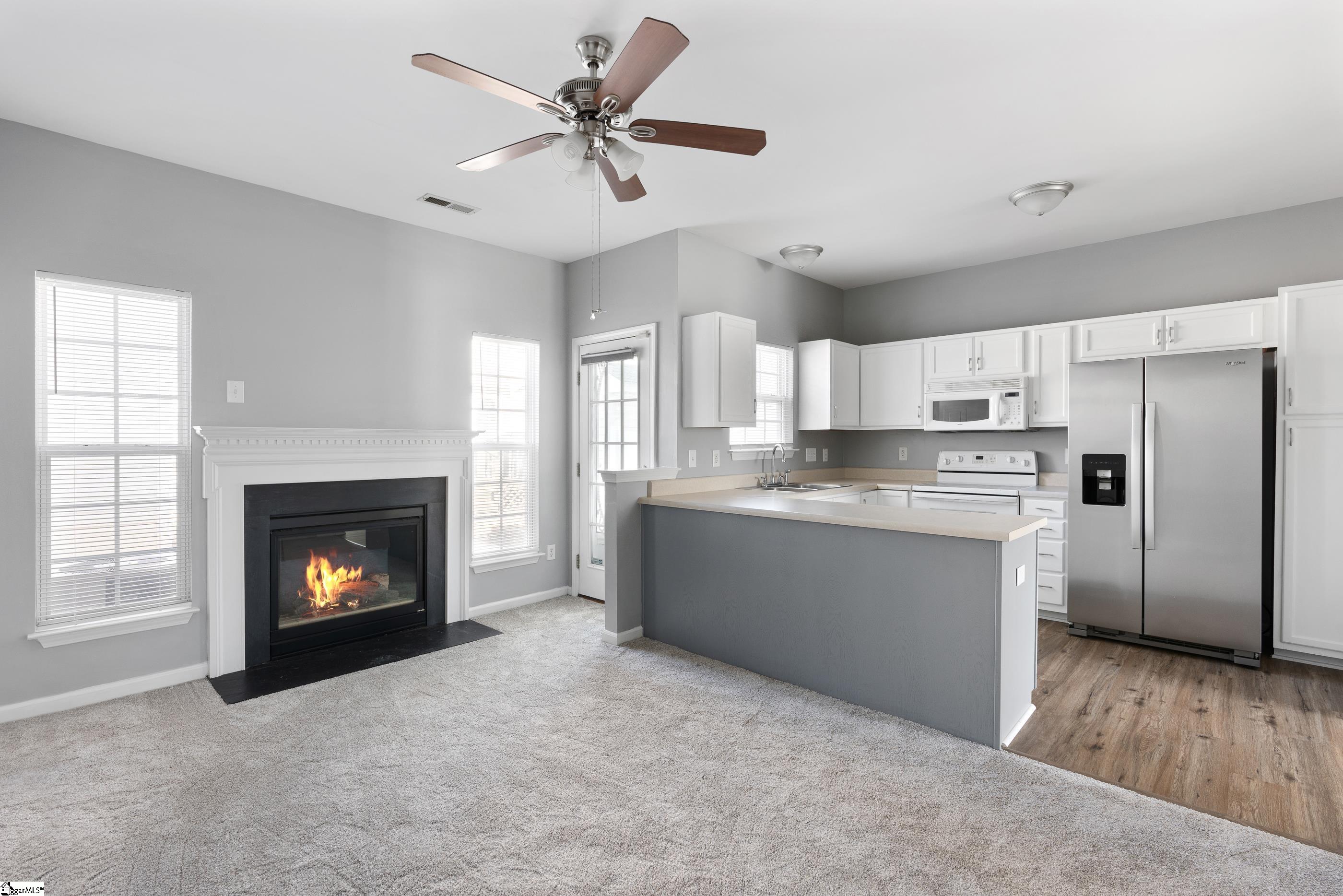 77 Spring Crossing Circle Property Photo 6