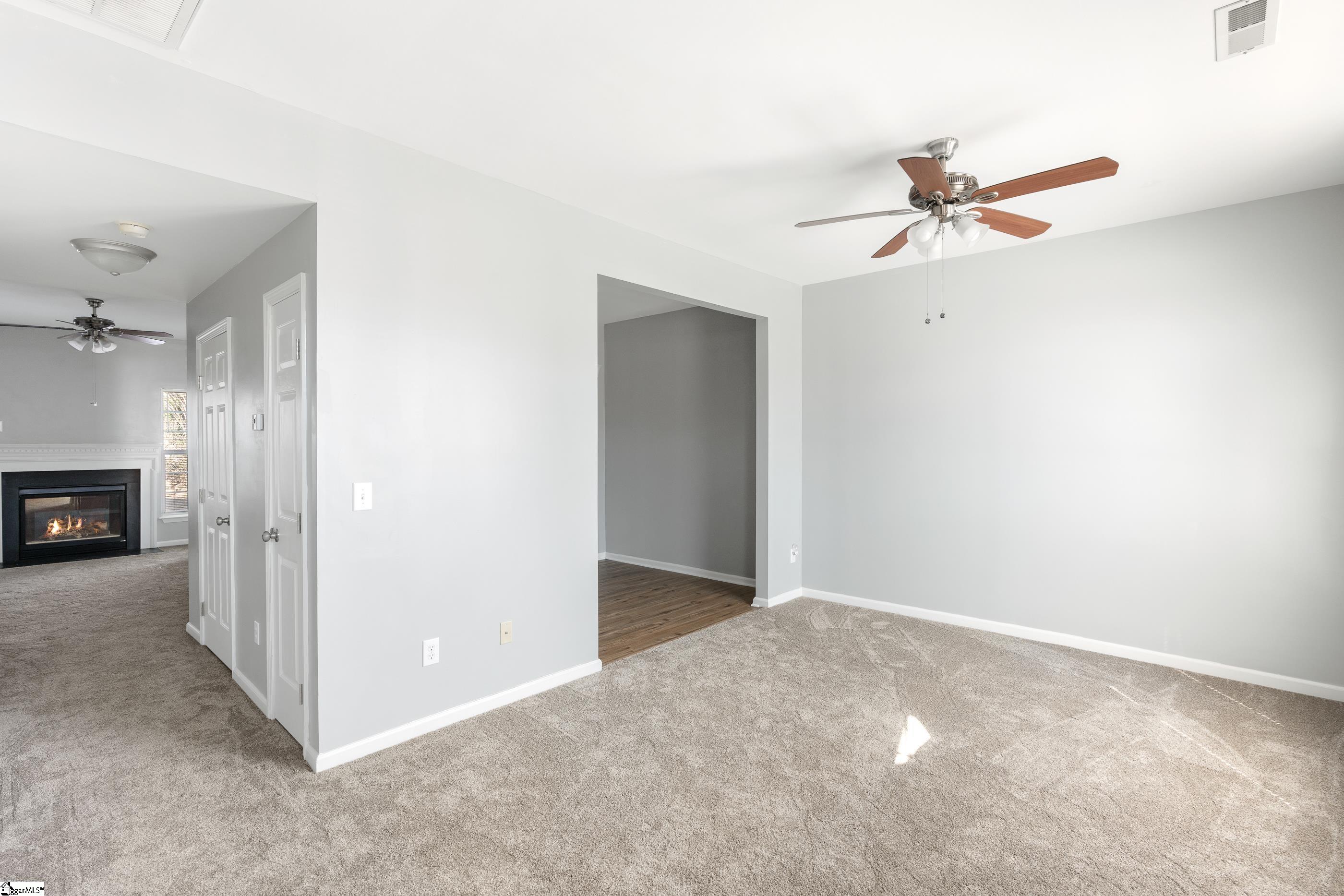 77 Spring Crossing Circle Property Photo 17