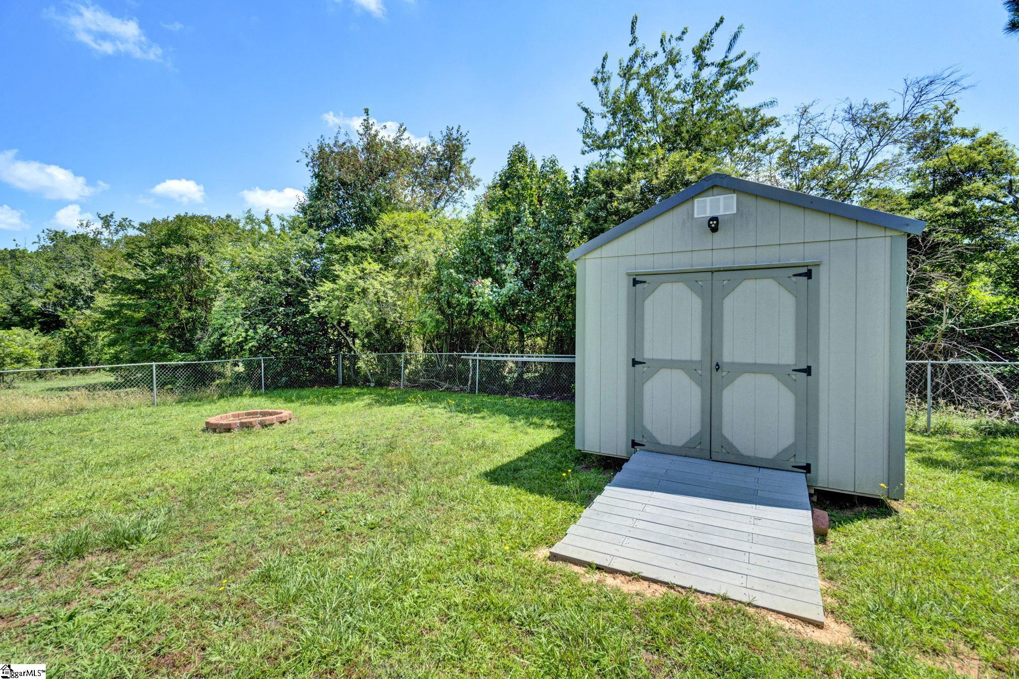 104 Locksley Drive Property Photo 6