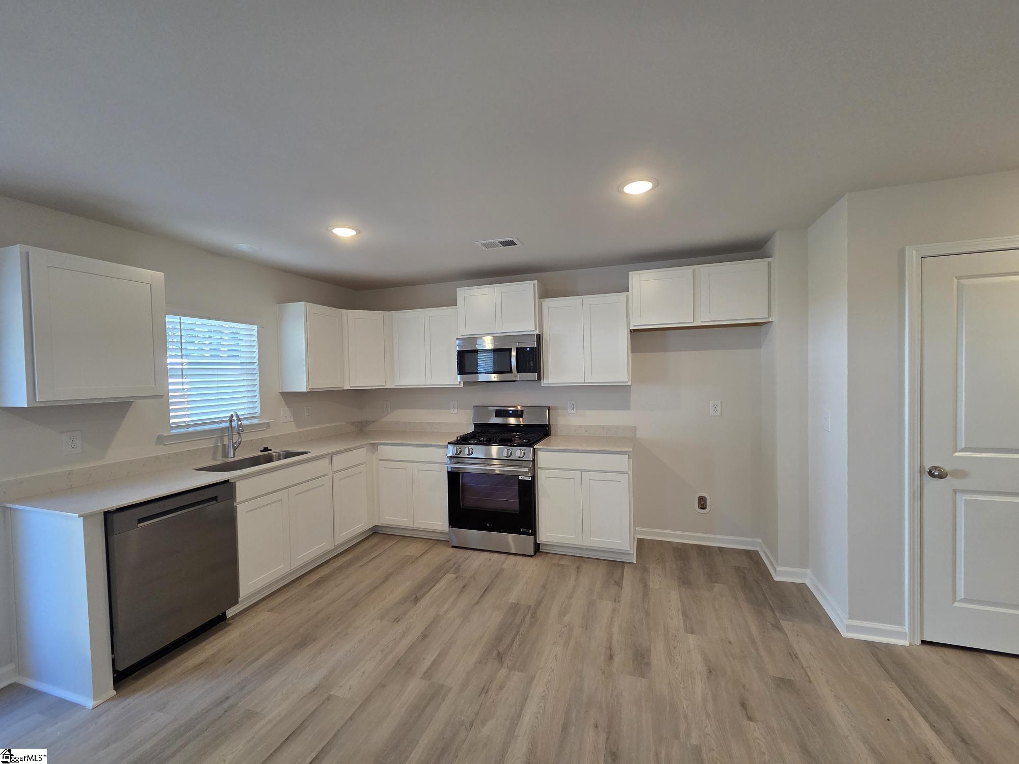 2061 Hillman Way Property Photo 2