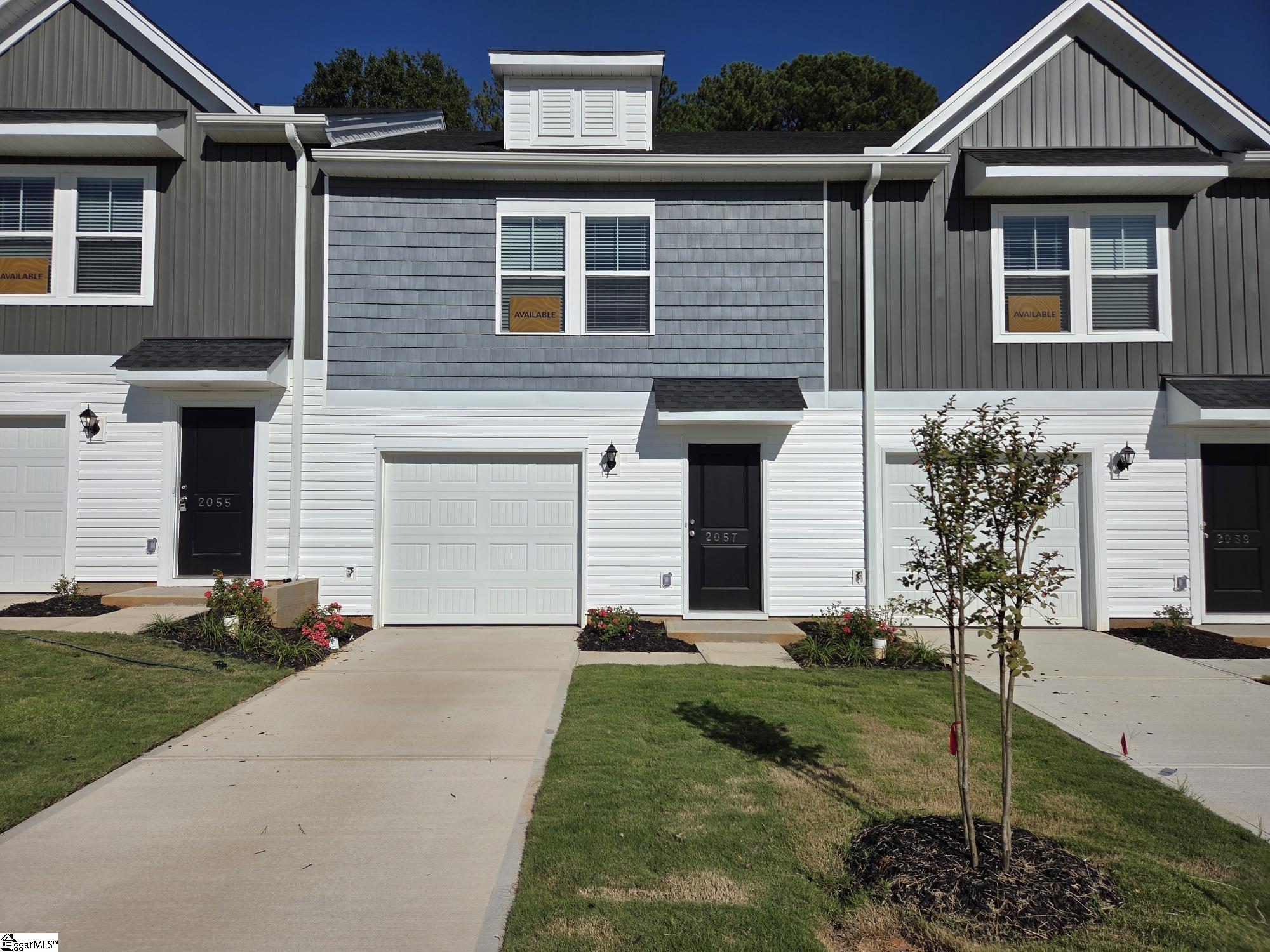 2061 Hillman Way Property Photo 4