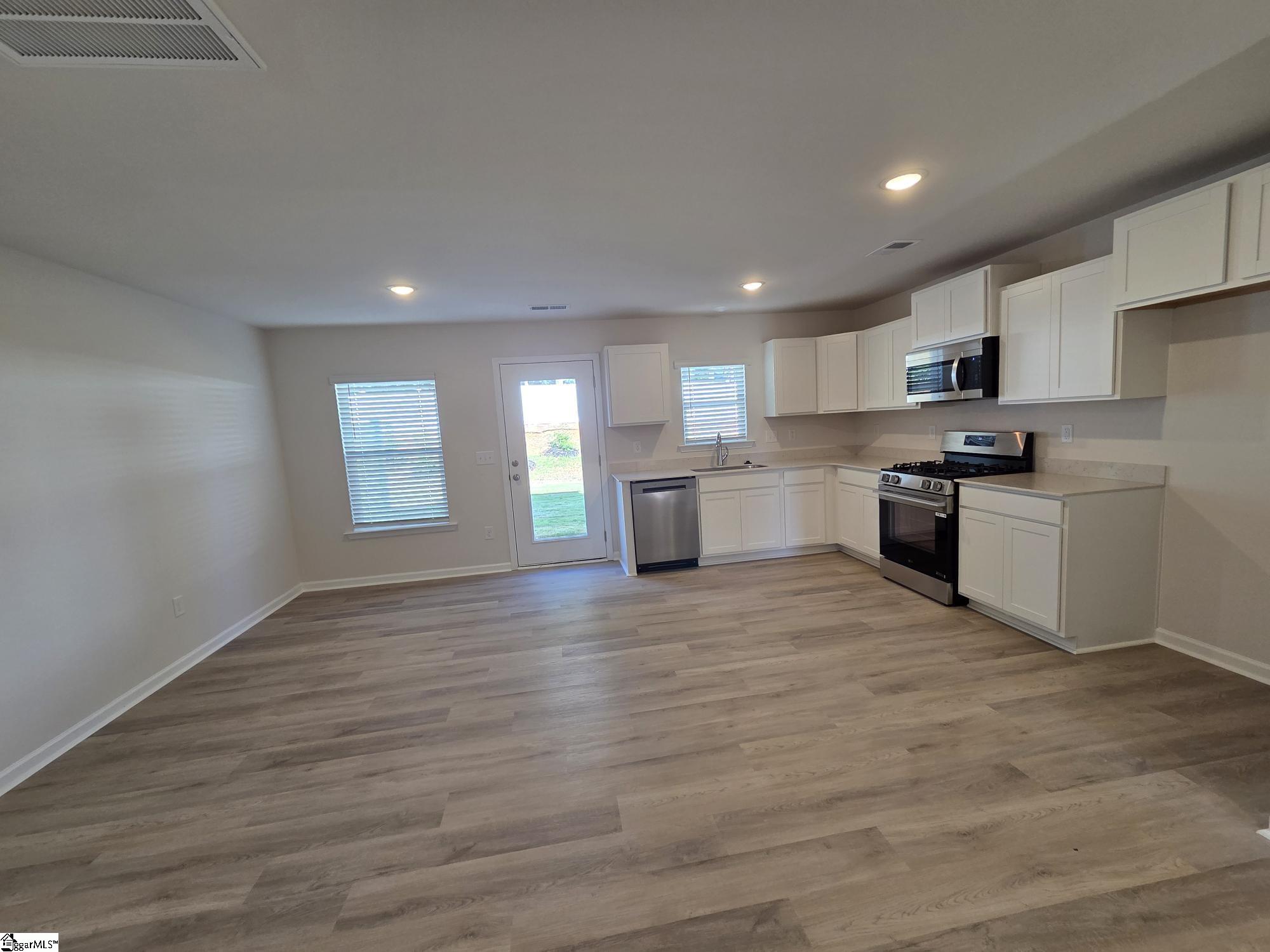 2061 Hillman Way Property Photo 18