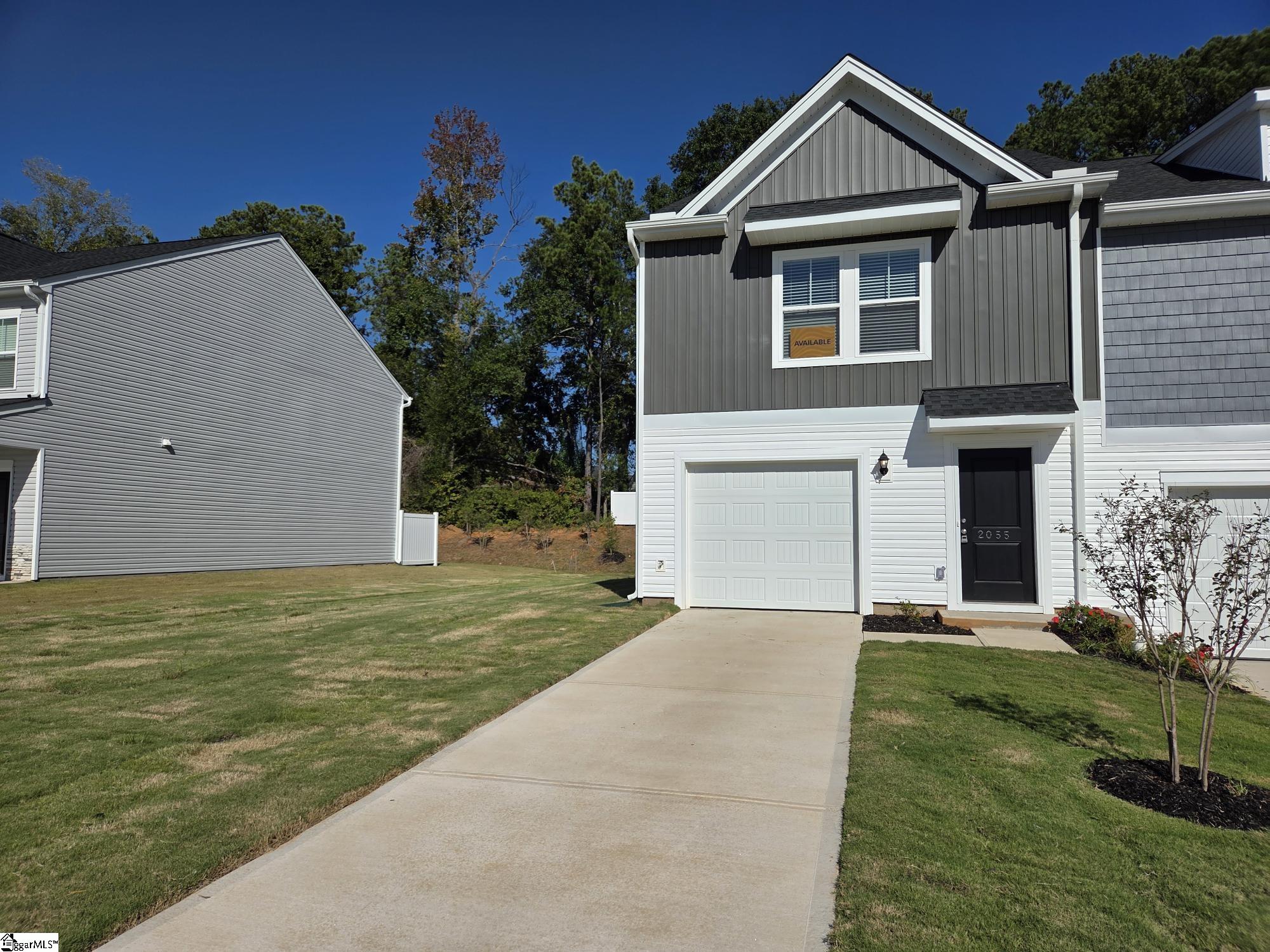 2055 Hillman Way Property Photo 4
