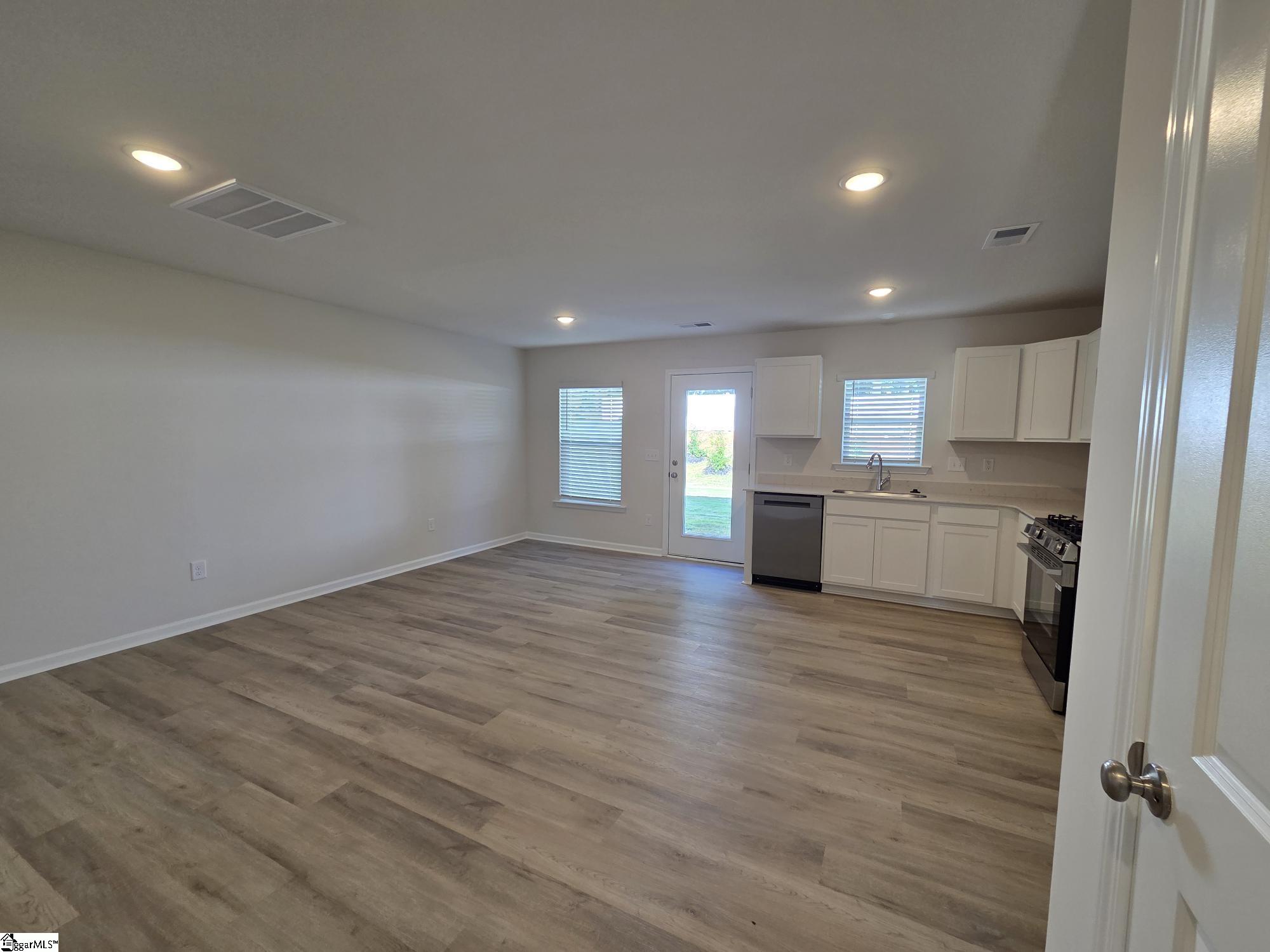 2055 Hillman Way Property Photo 18