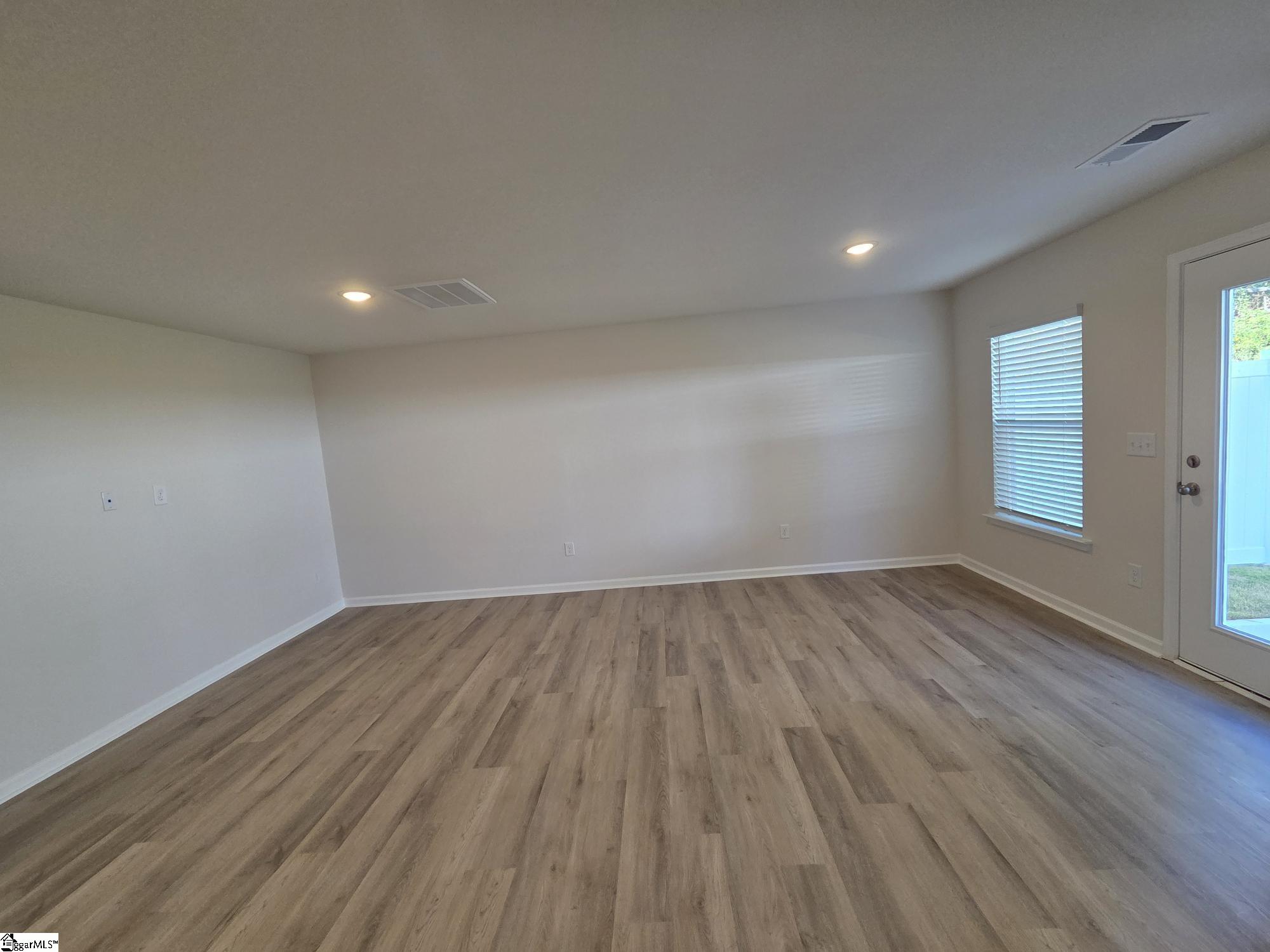 2055 Hillman Way Property Photo 23