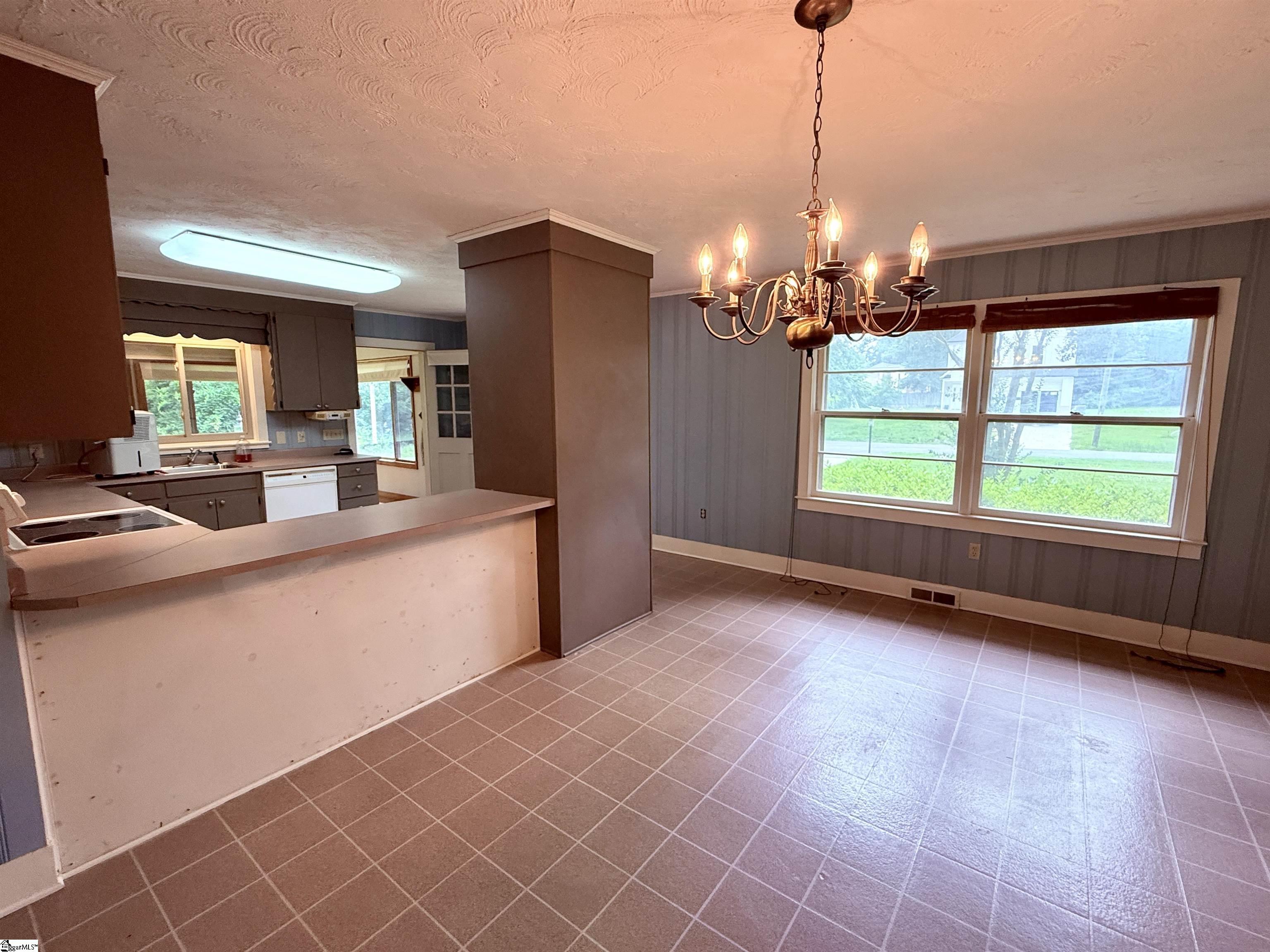 105 Ansel Drive Property Photo 6