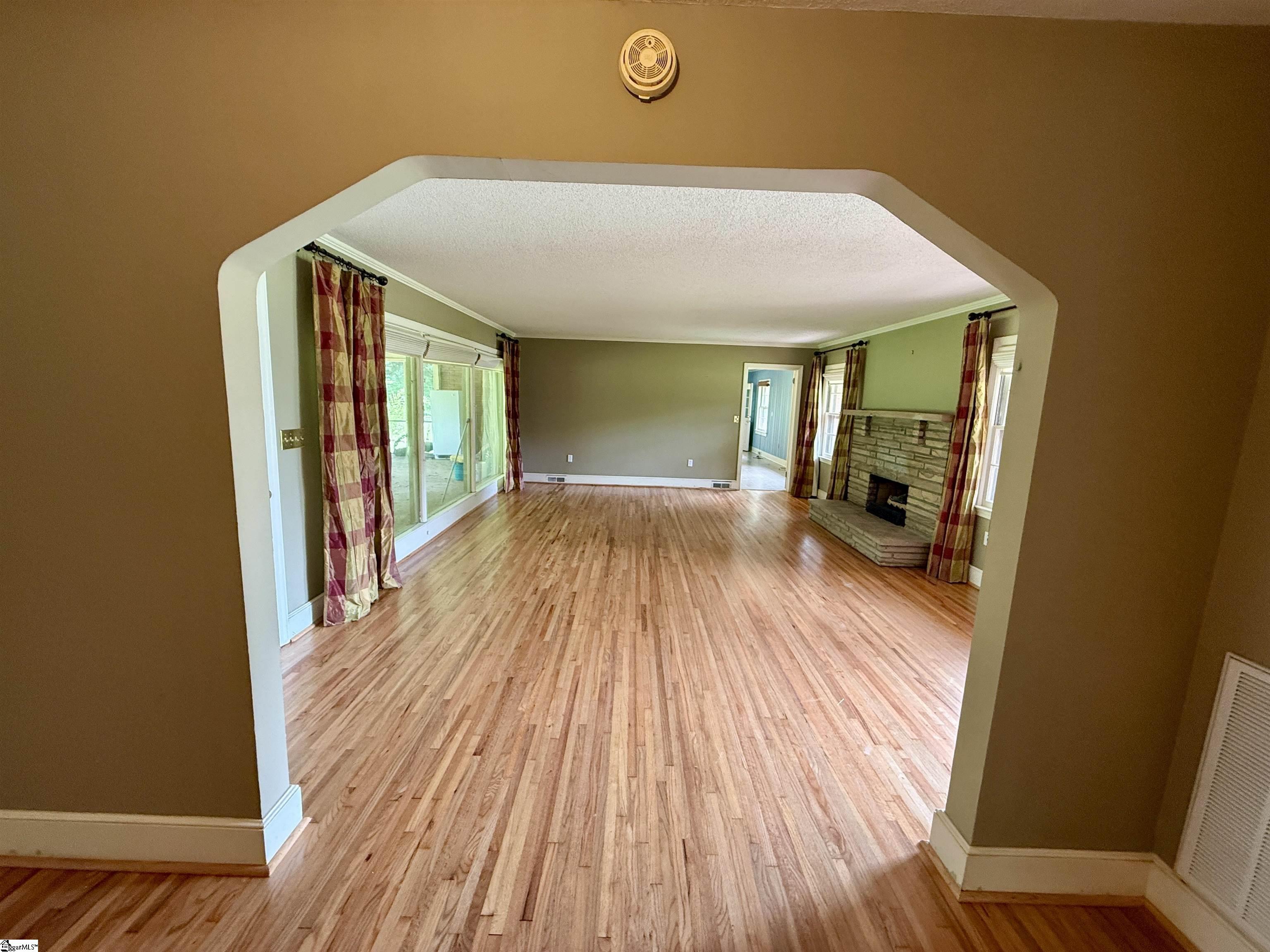 105 Ansel Drive Property Photo 11