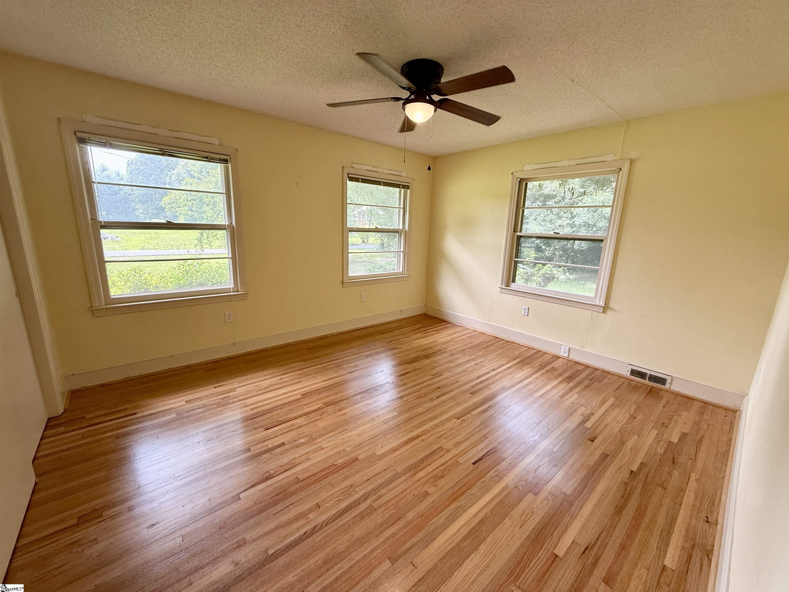 105 Ansel Drive Property Photo 16
