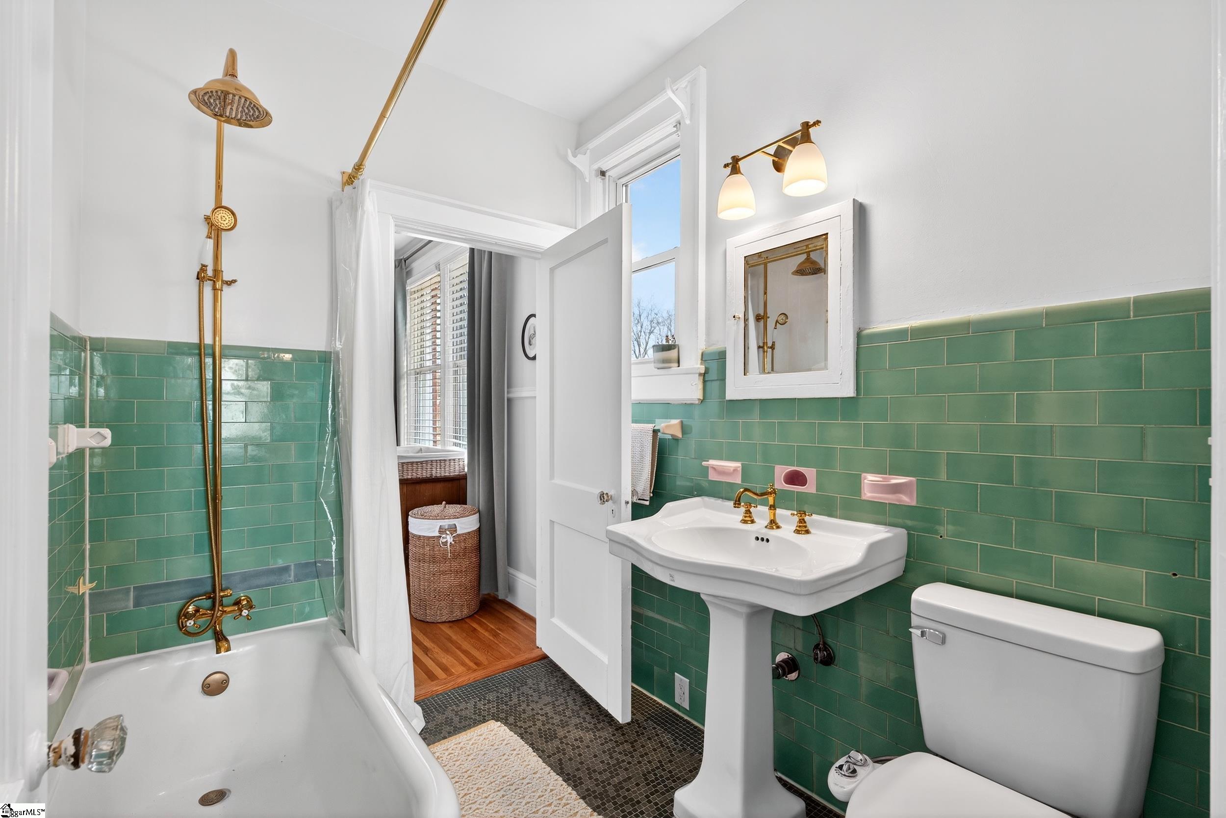 906 College Drive Property Photo 43