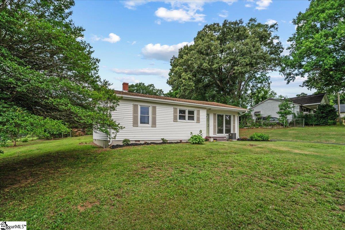108 Valley Drive Property Photo 4