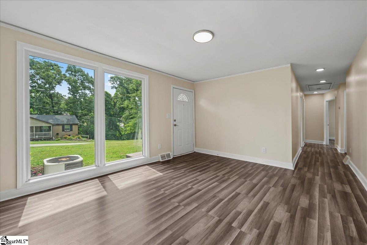 108 Valley Drive Property Photo 6