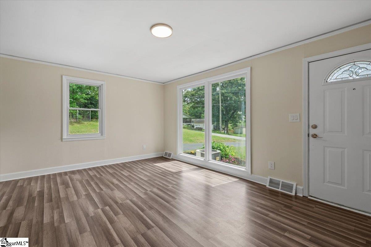108 Valley Drive Property Photo 7