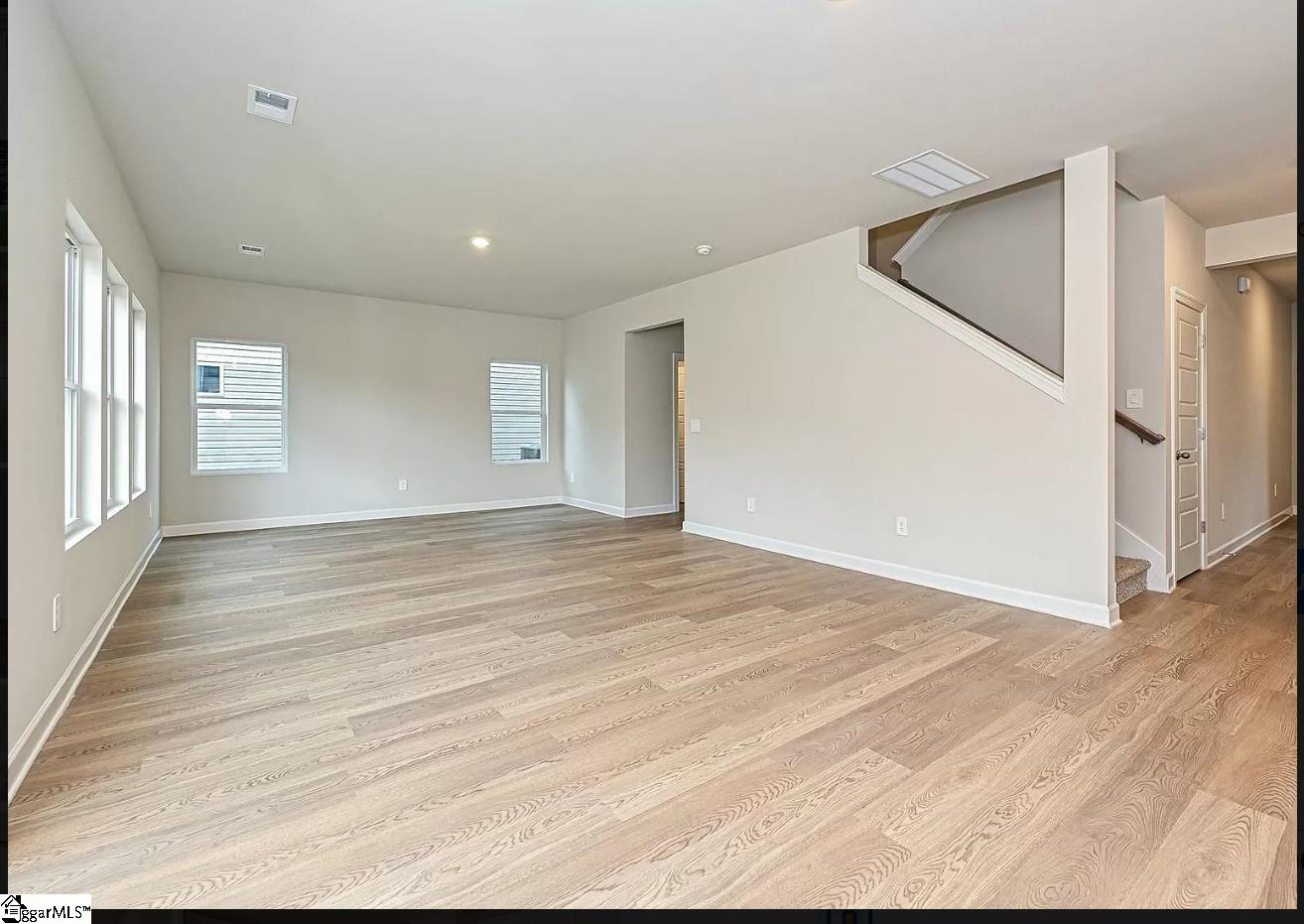 301 Lavinia Circle Property Photo 6